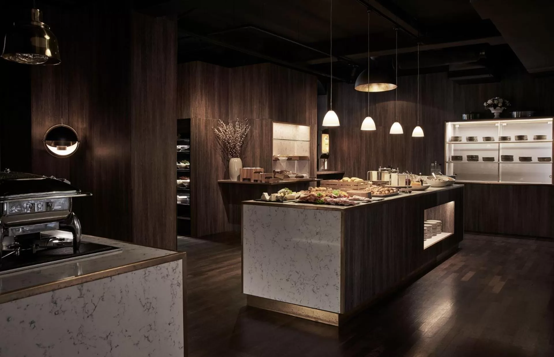 Restaurant/places to eat in Ascot Hotel