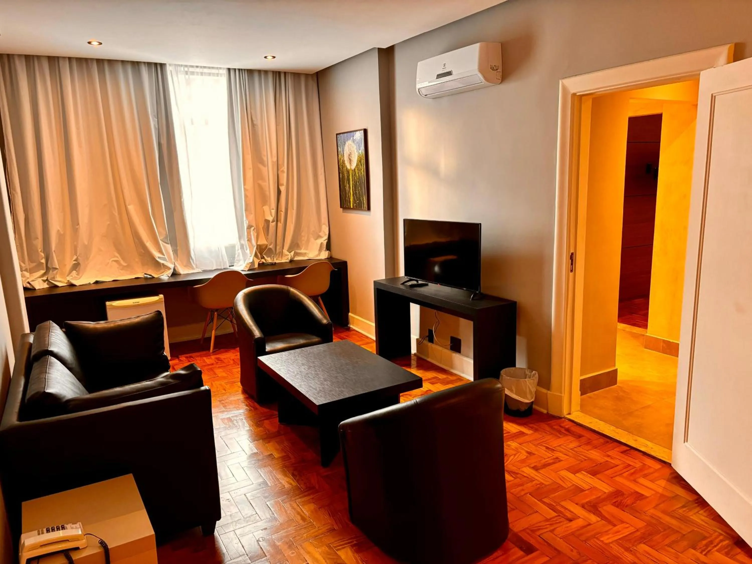 Living room in San Raphael Hotel