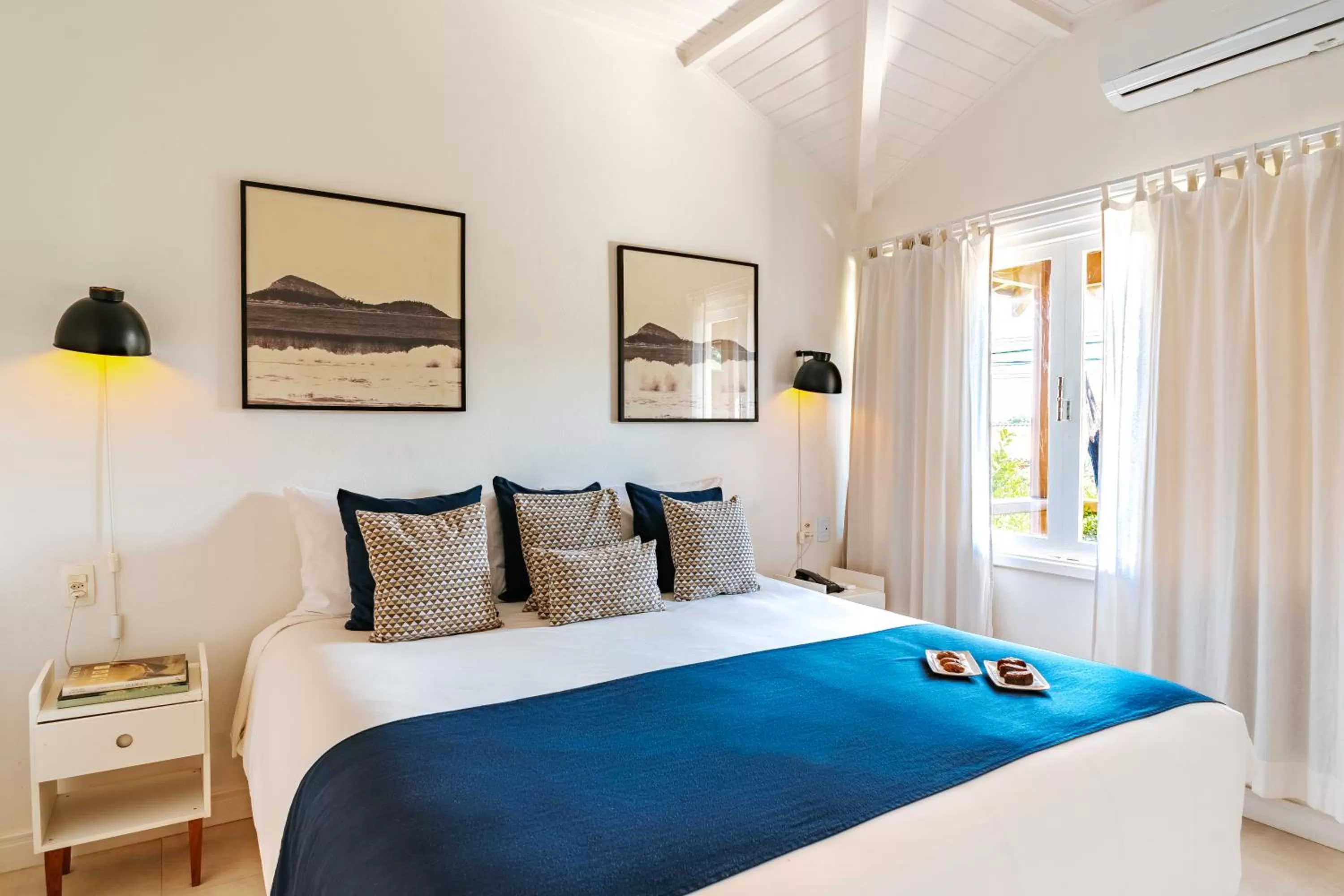 Bed in Jubarte Hotel by Insólito