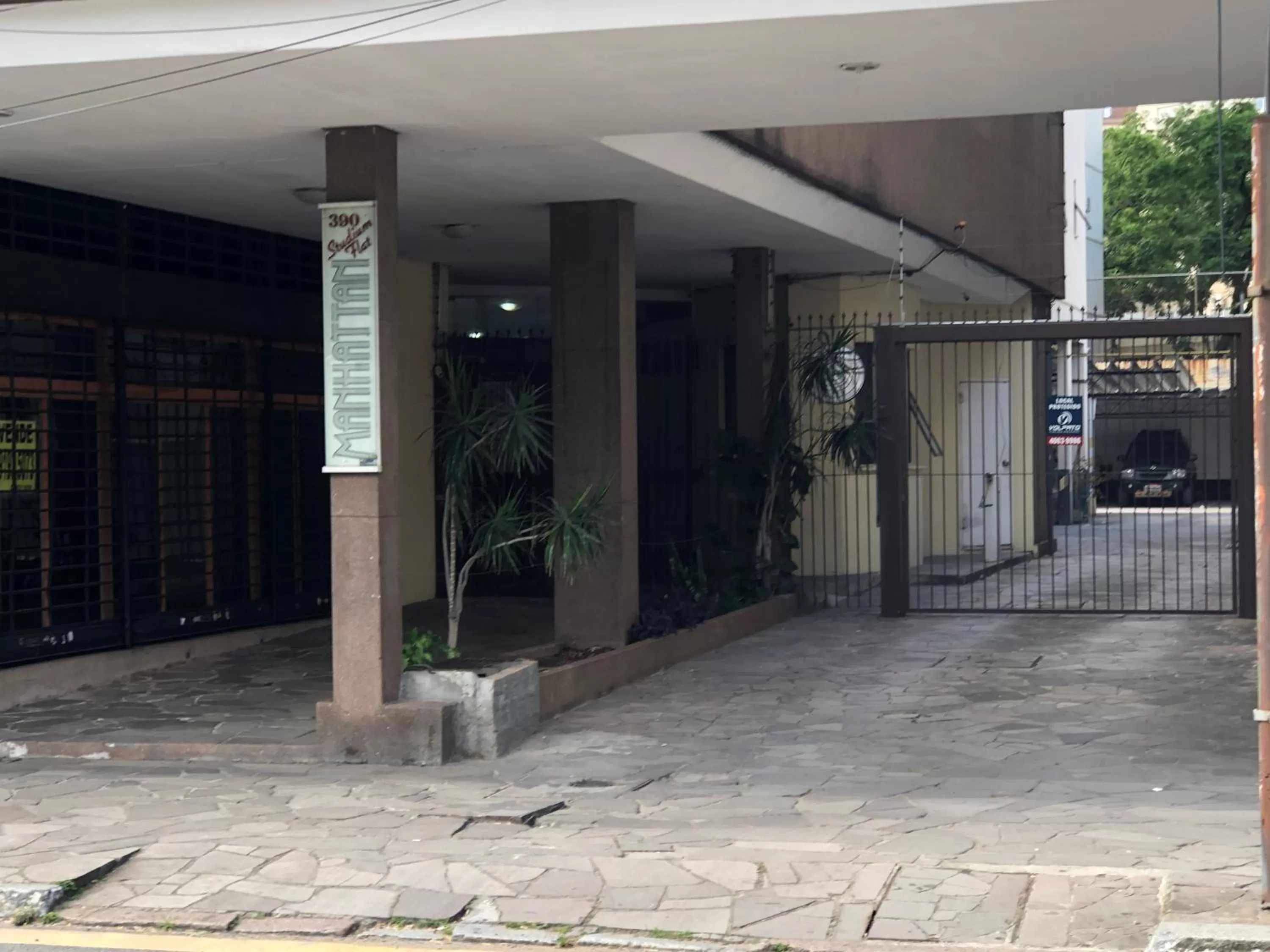 Facade/entrance in Manhattan Apart Hotel