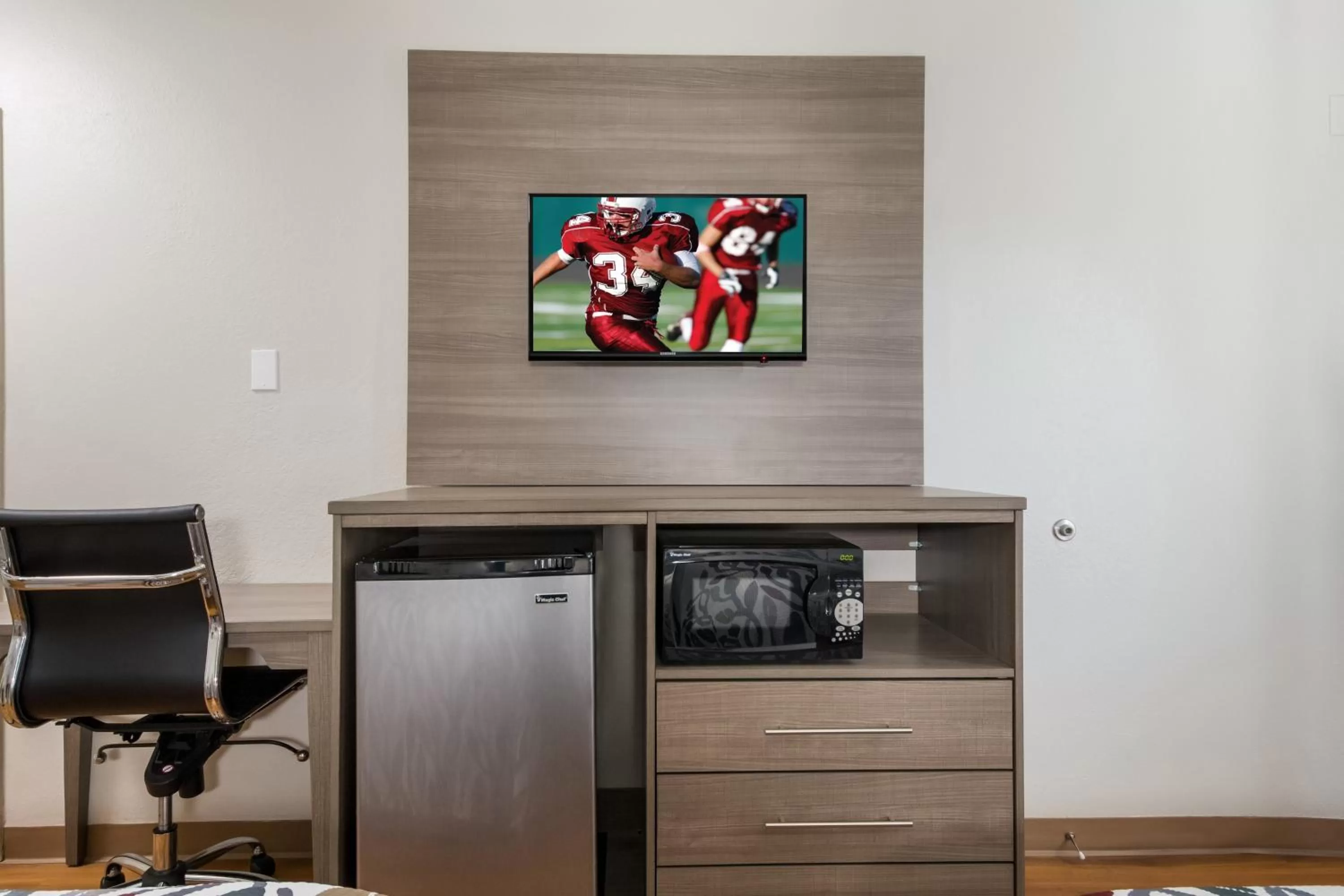 Photo of the whole room in Red Roof Inn San Antonio E - Frost Bank Center