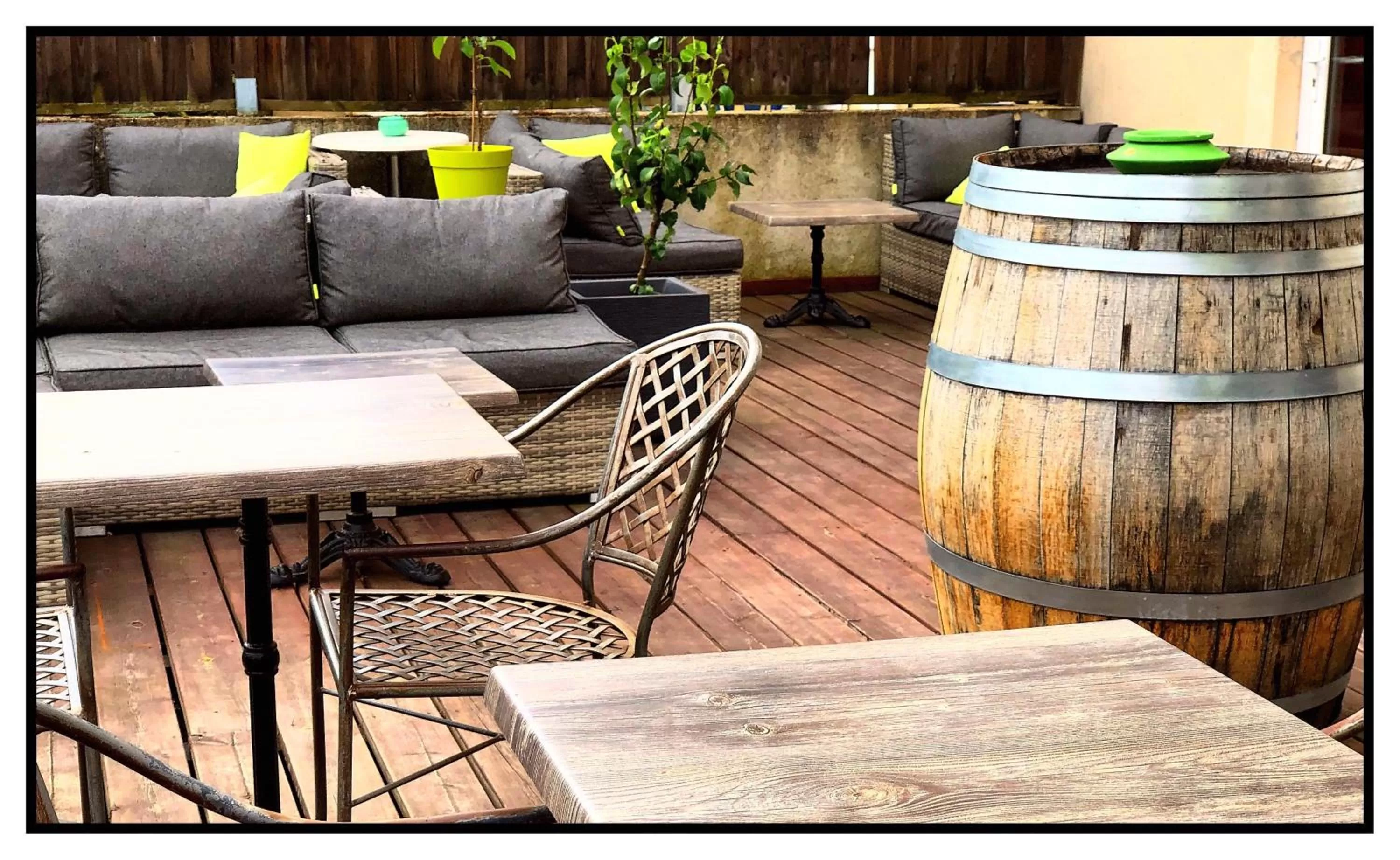 Patio in Dupain & Dubeurre Appart'hôtel - Parking en supp