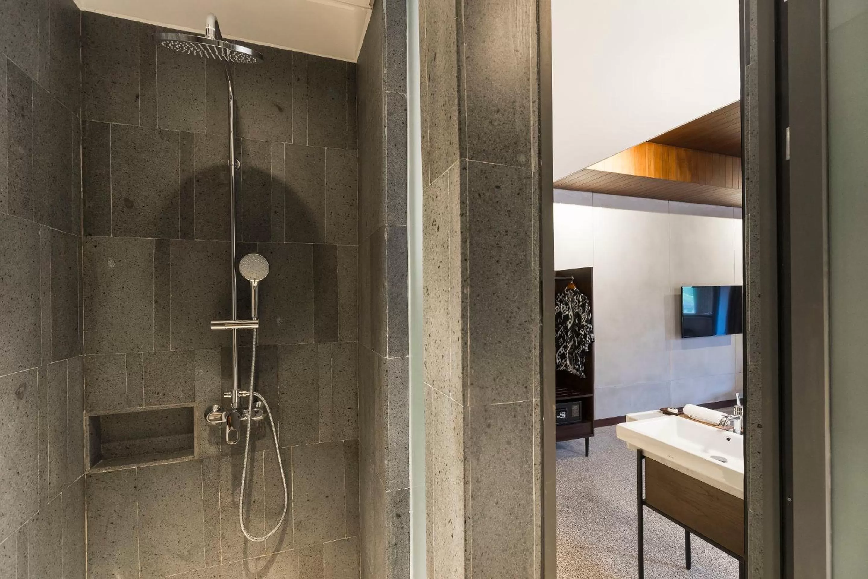 Shower in ARTOTEL Haniman Ubud