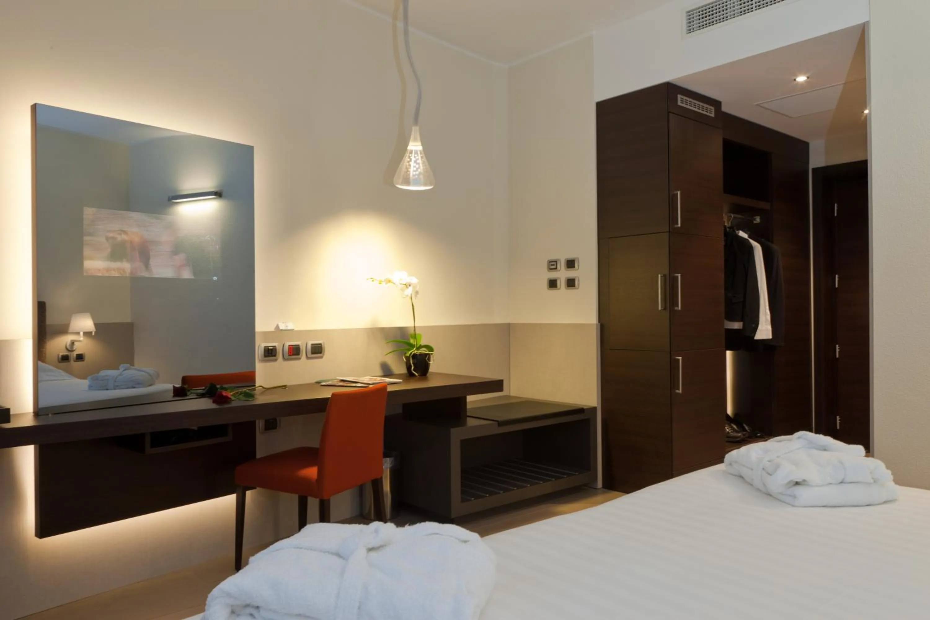 Bedroom, Bed in RMH MODENA DES ARTS