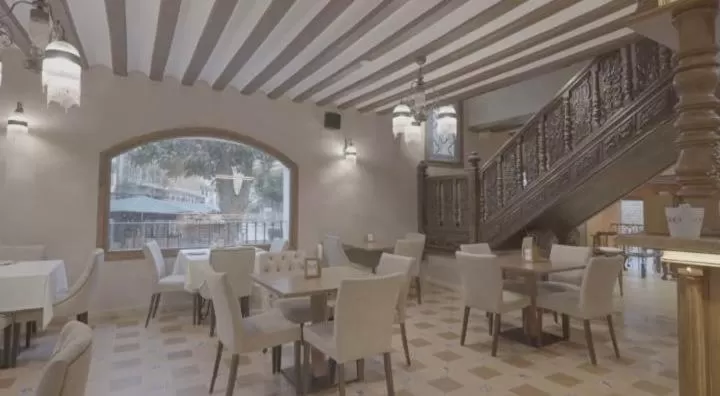 Restaurant/places to eat in Palacio Azcárate Hotel