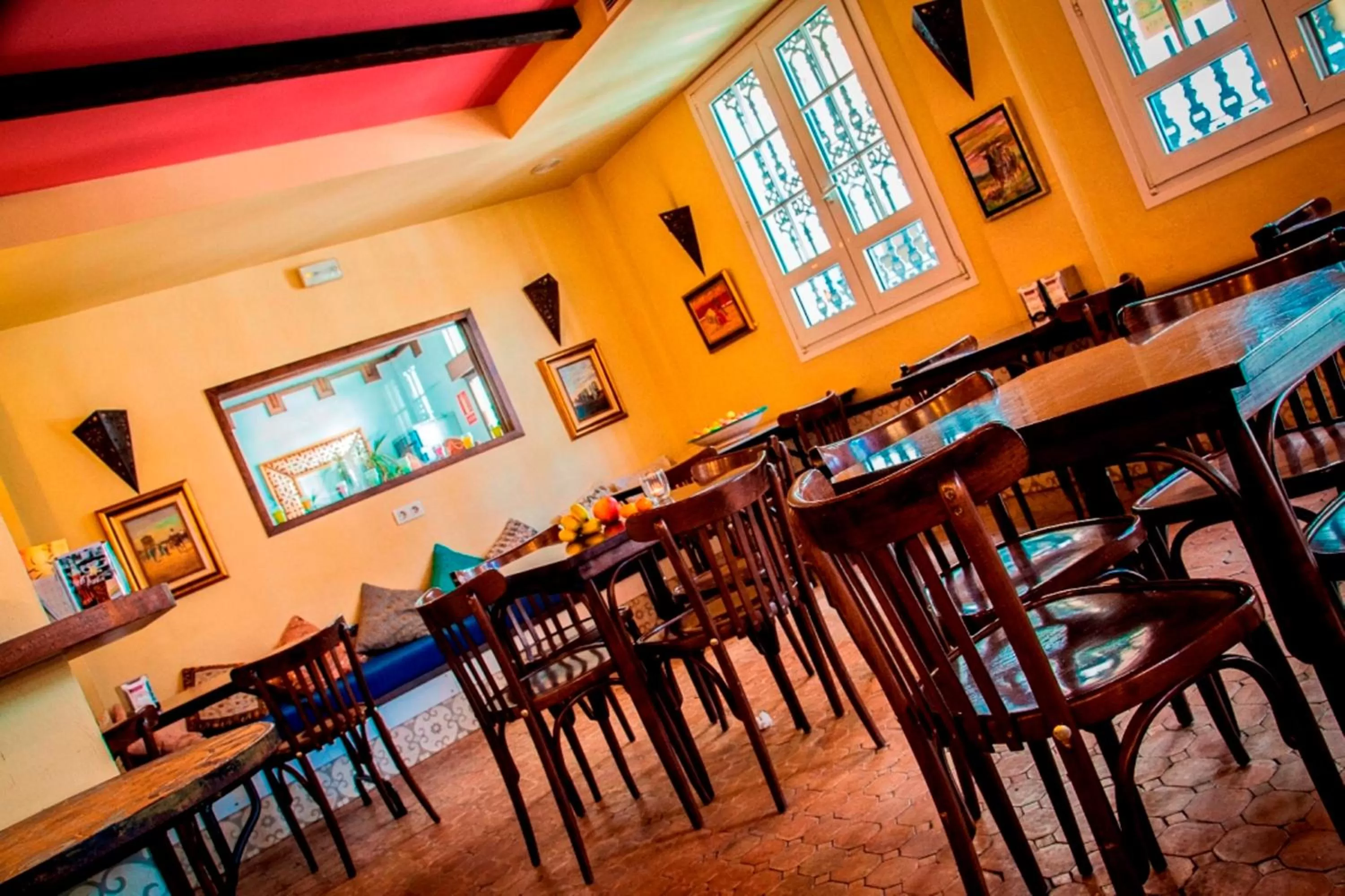 Restaurant/places to eat in Alcoba del Rey de Sevilla