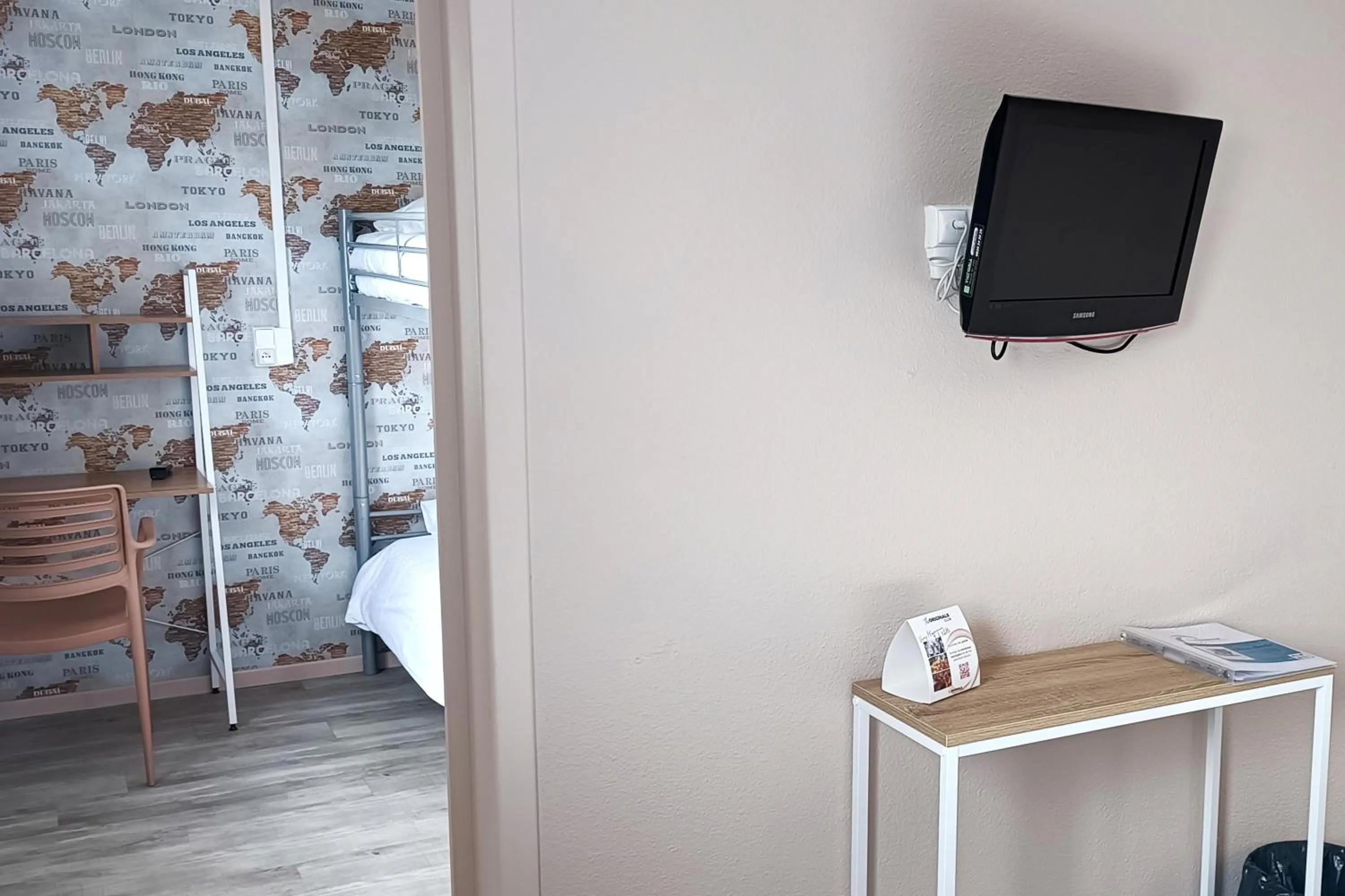 Bed in The Originals Access, Hôtel les Iris, Berck-sur-Mer