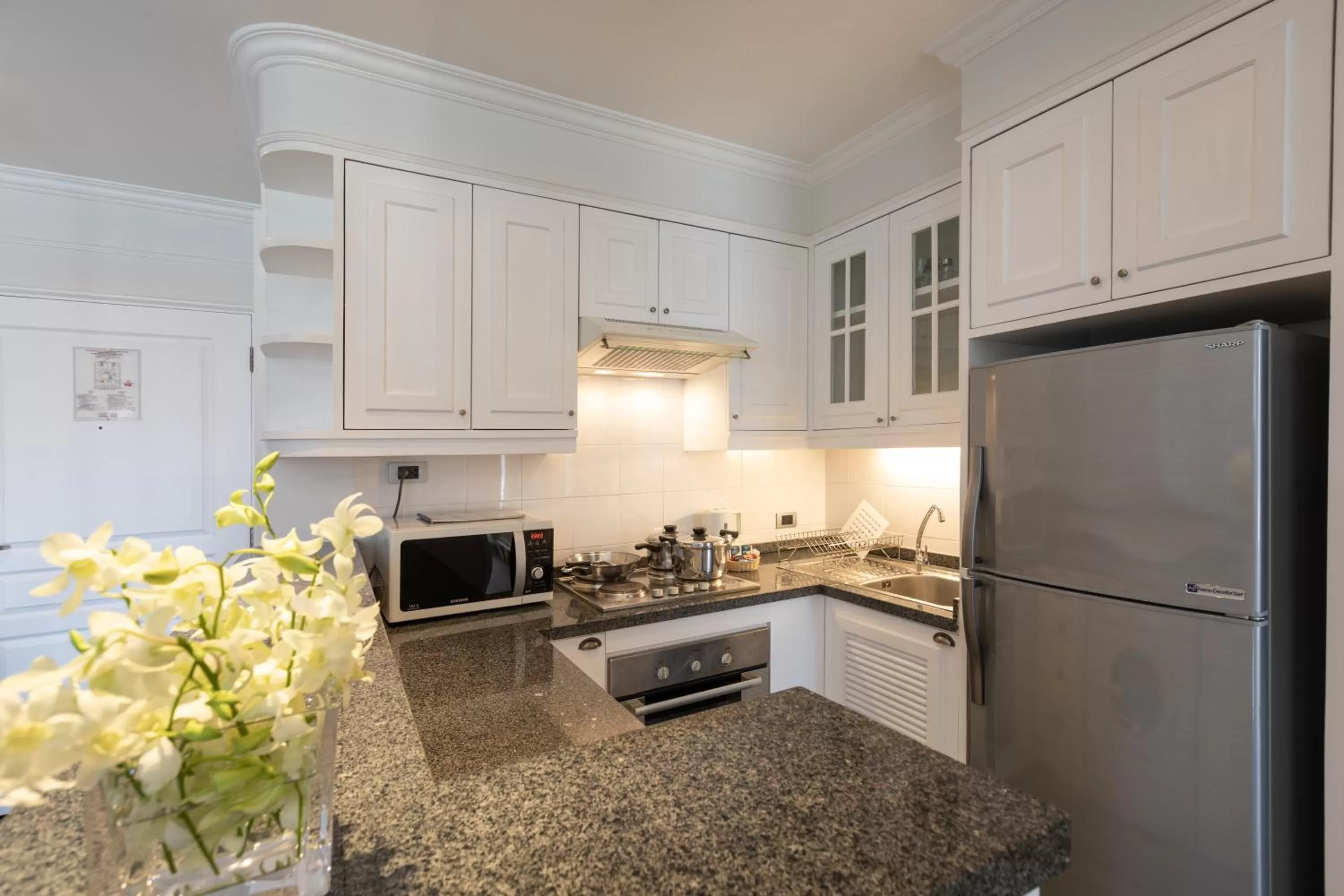 Kitchen or kitchenette in Cape House Hotel, Bangkok