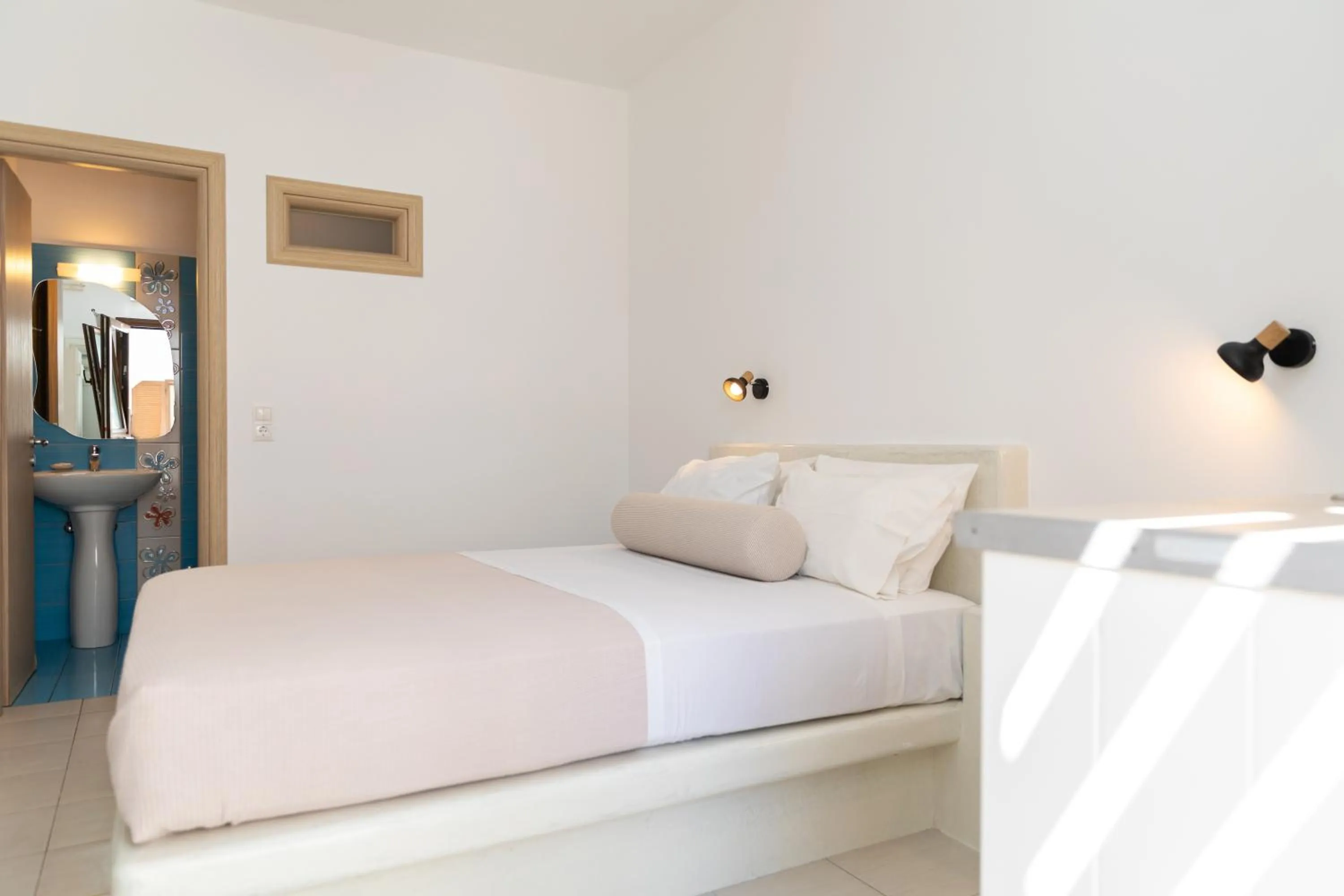 Bed in Depis Place and Apartments