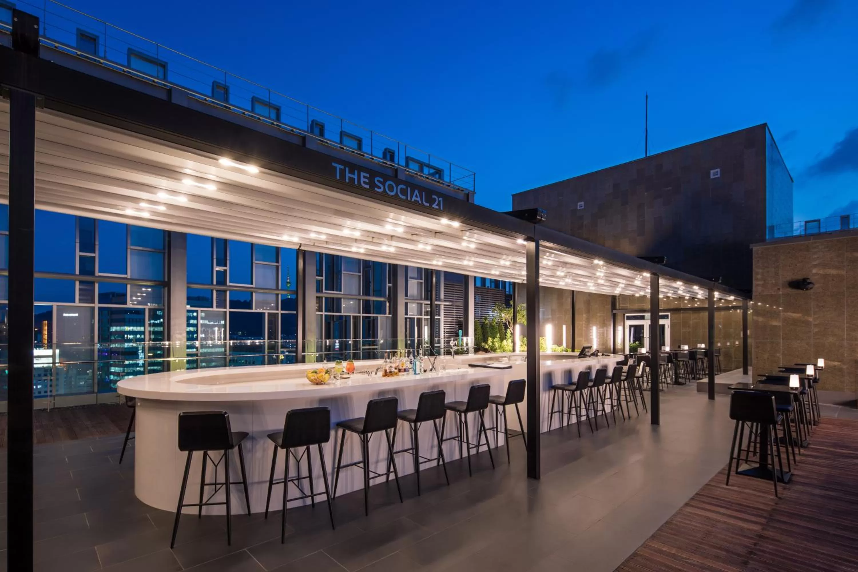 Lounge or bar in Novotel Ambassador Seoul Dongdaemun Hotels & Residences