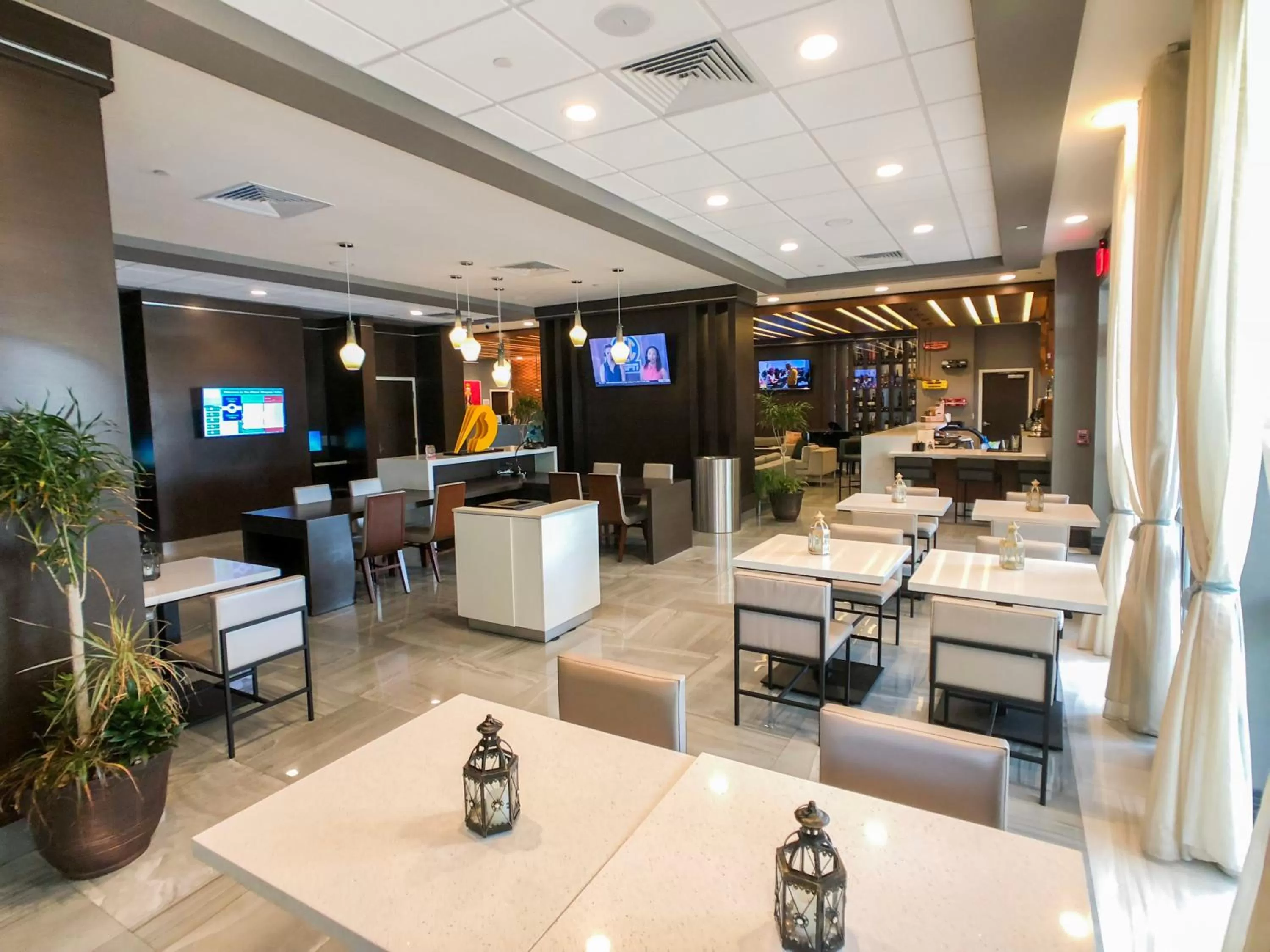Restaurant/places to eat in Wingate by Wyndham Miami Airport