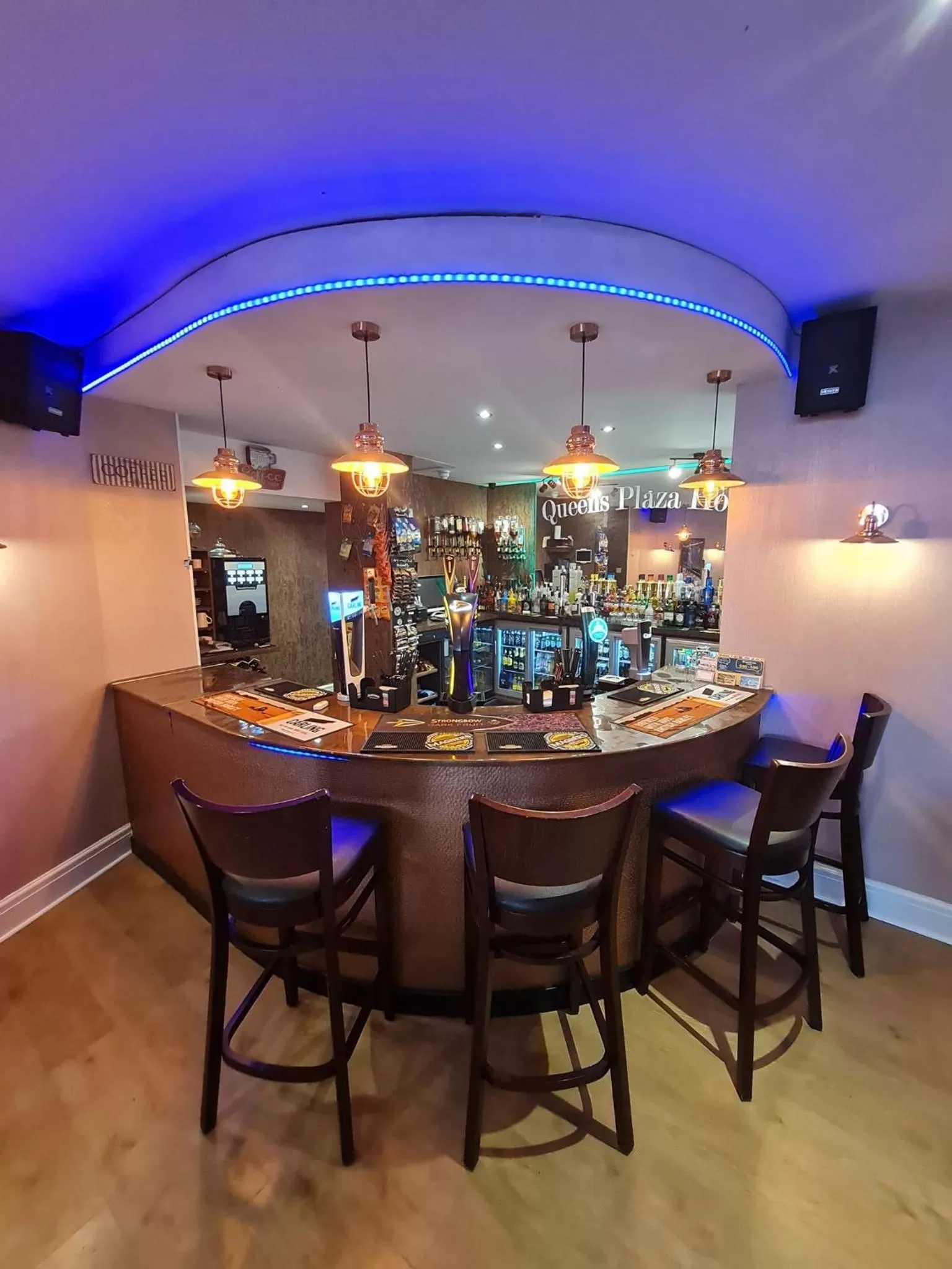 Lounge or bar in Queens Plaza Hotel