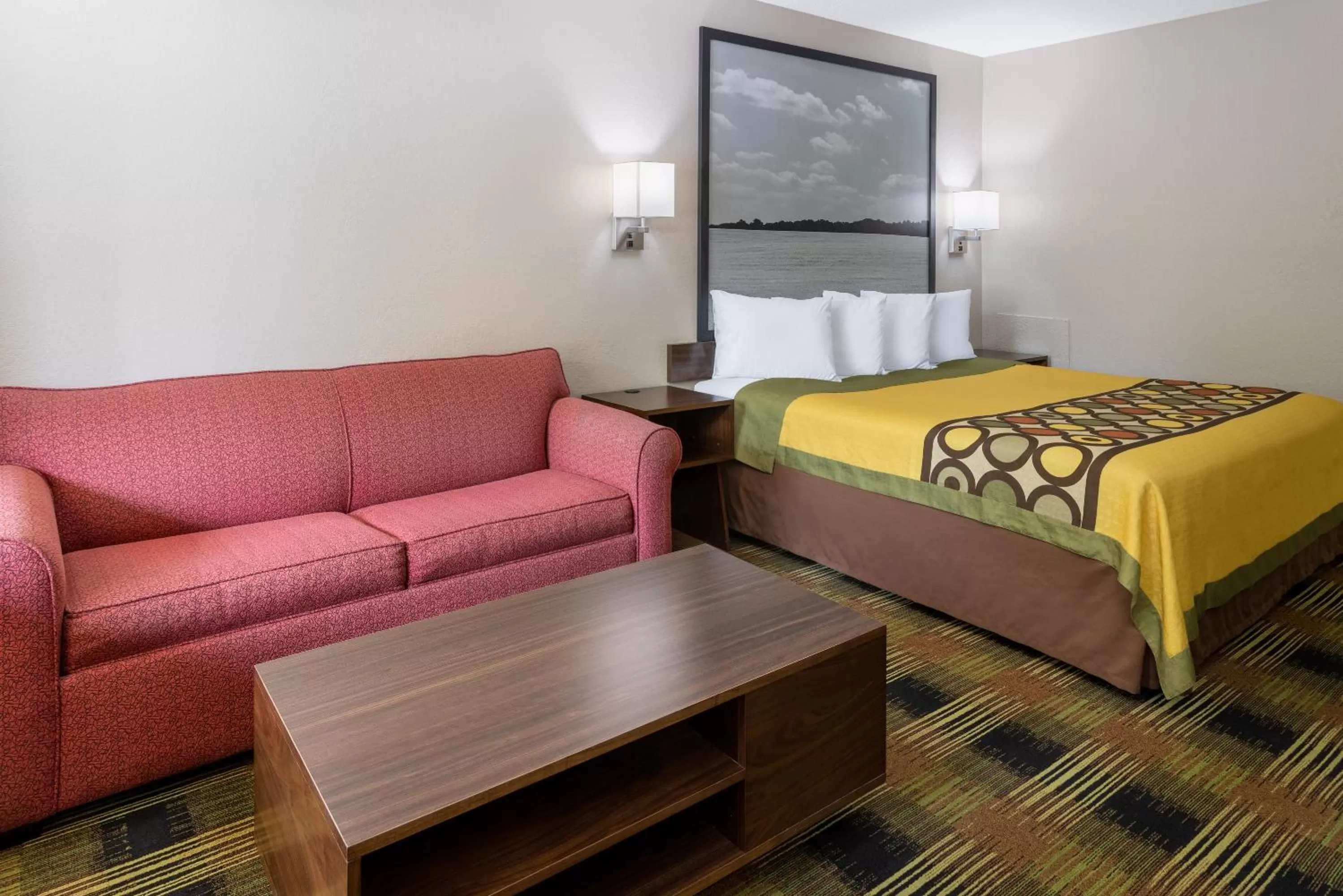 Bed in Super 8 by Wyndham Williamsburg/Historic Area