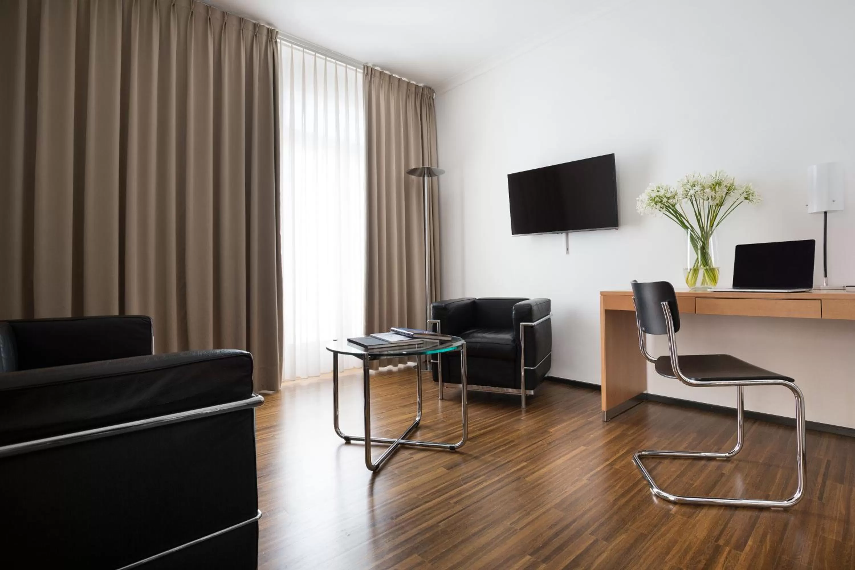 Living room in GLANDON Rooms Elite