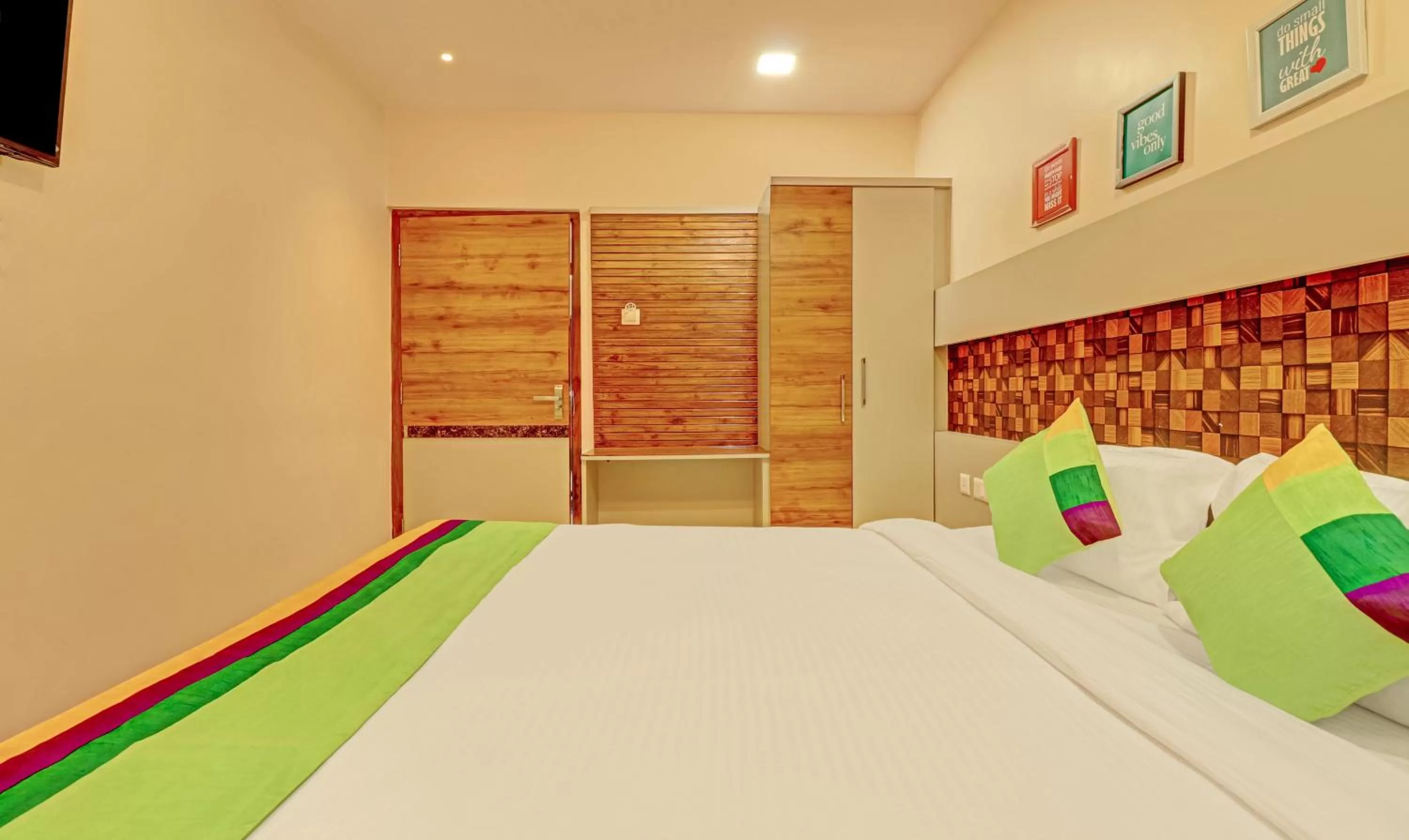 Bedroom, Bed in Treebo Rainbow Grand