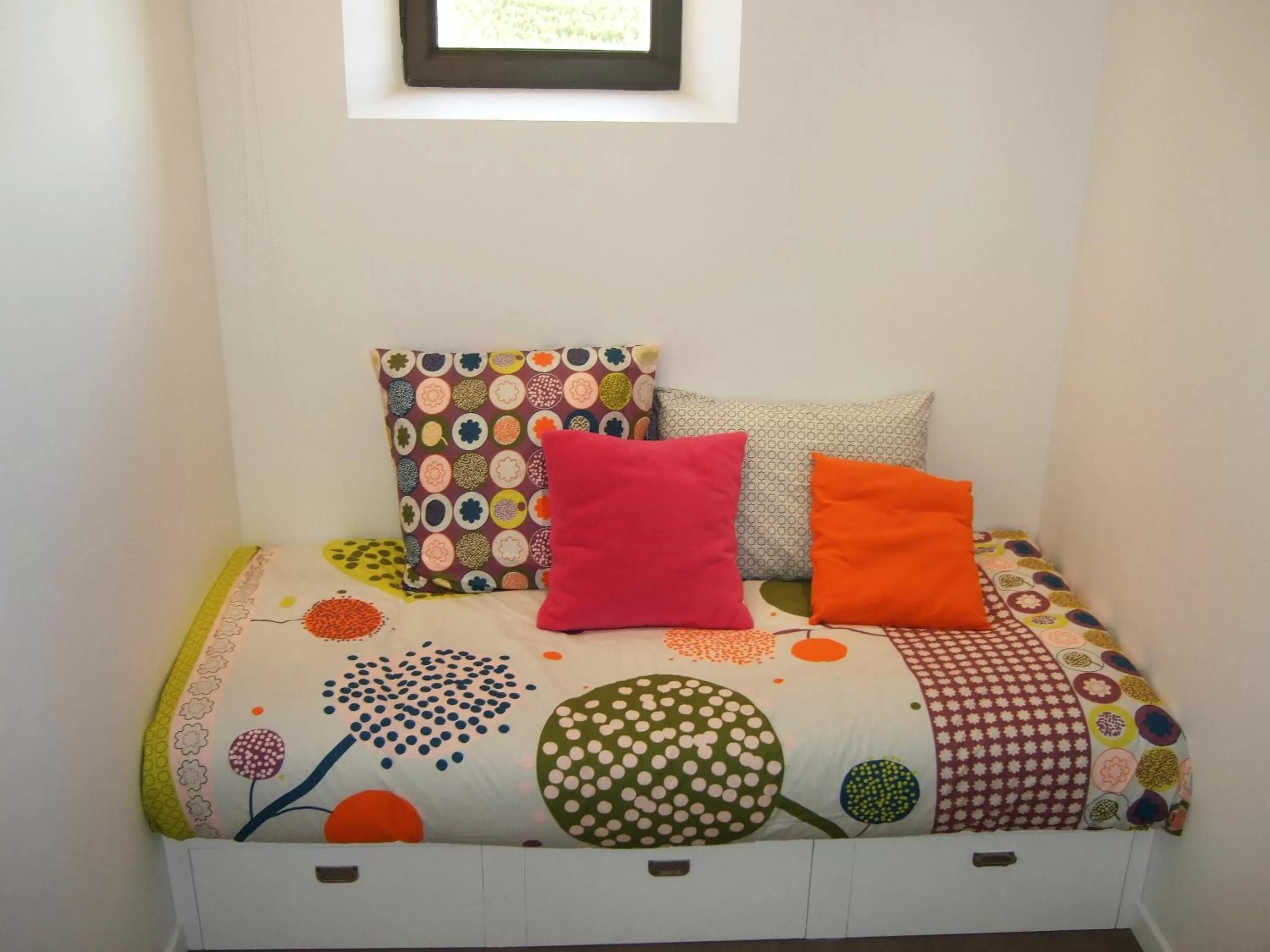 Seating area, Bed in Le Jour et la Nuit, Maison d'hôtes