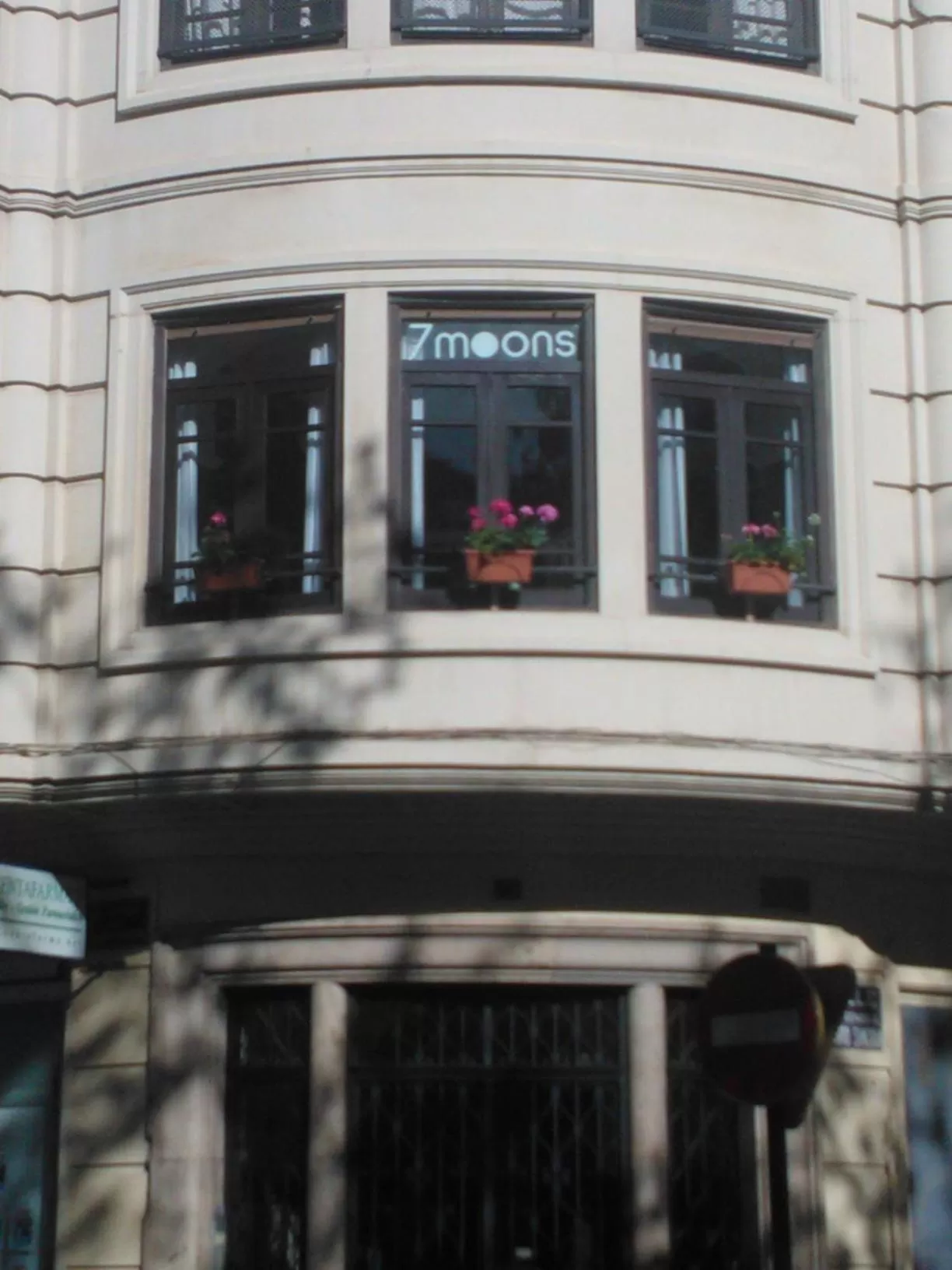 Facade/entrance in 7 Moons B&B