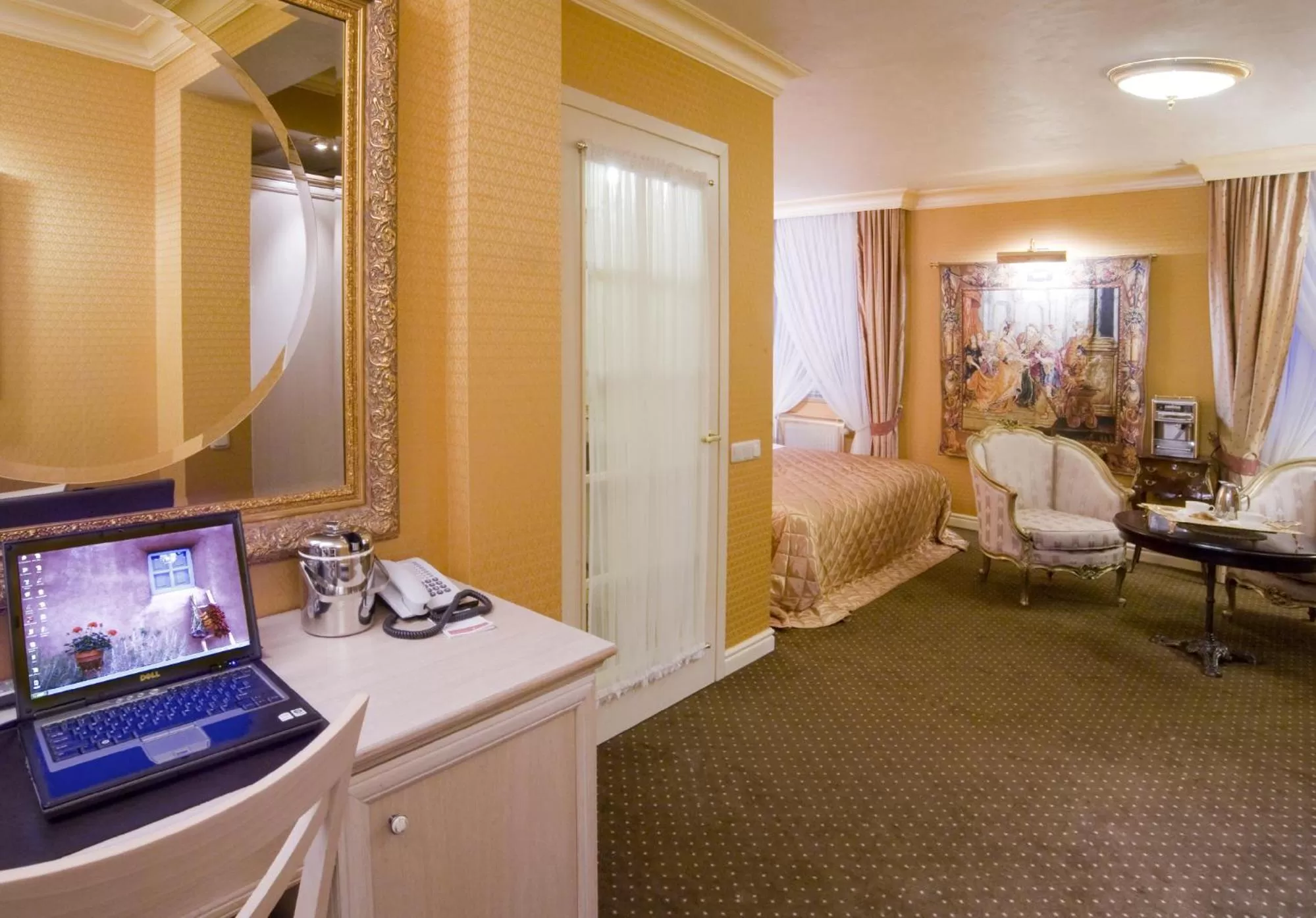 Living room in Imperial Hotel & Restaurant