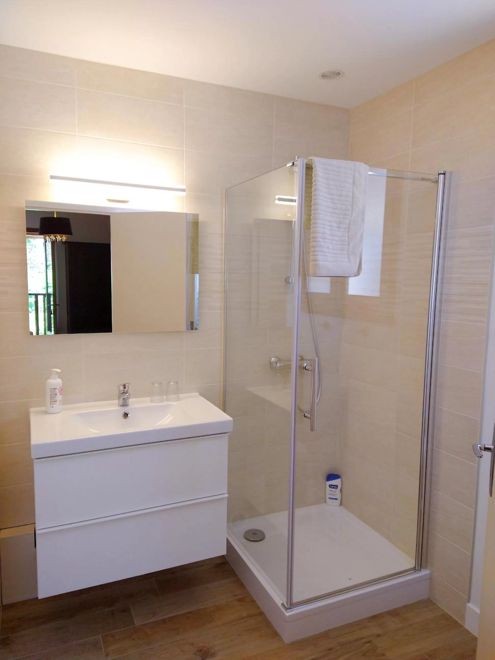 Bathroom in La Colline - Chambre d'hôtes - B&B