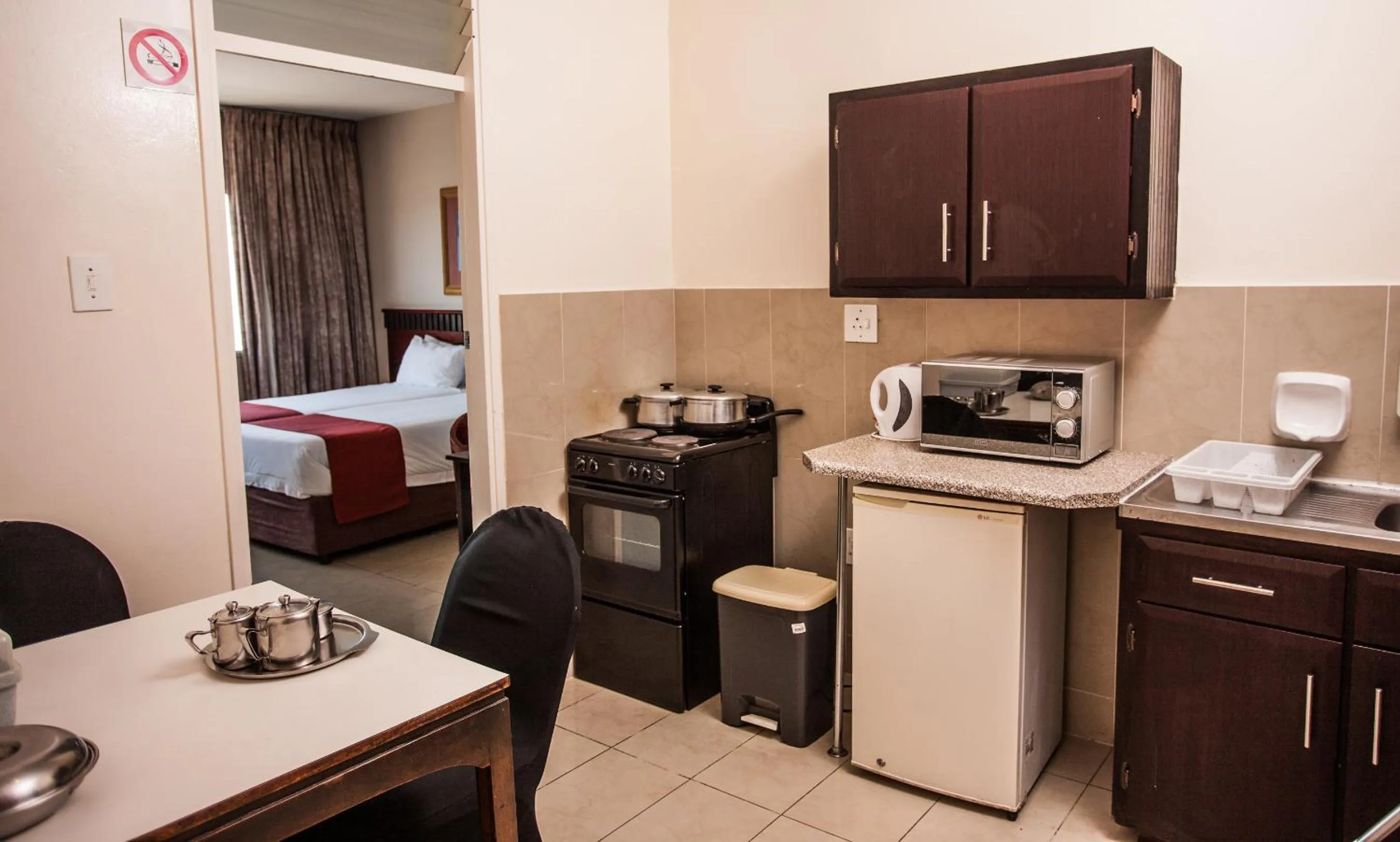 Kitchen or kitchenette in Coastlands Durban Self Catering Holiday Apartments
