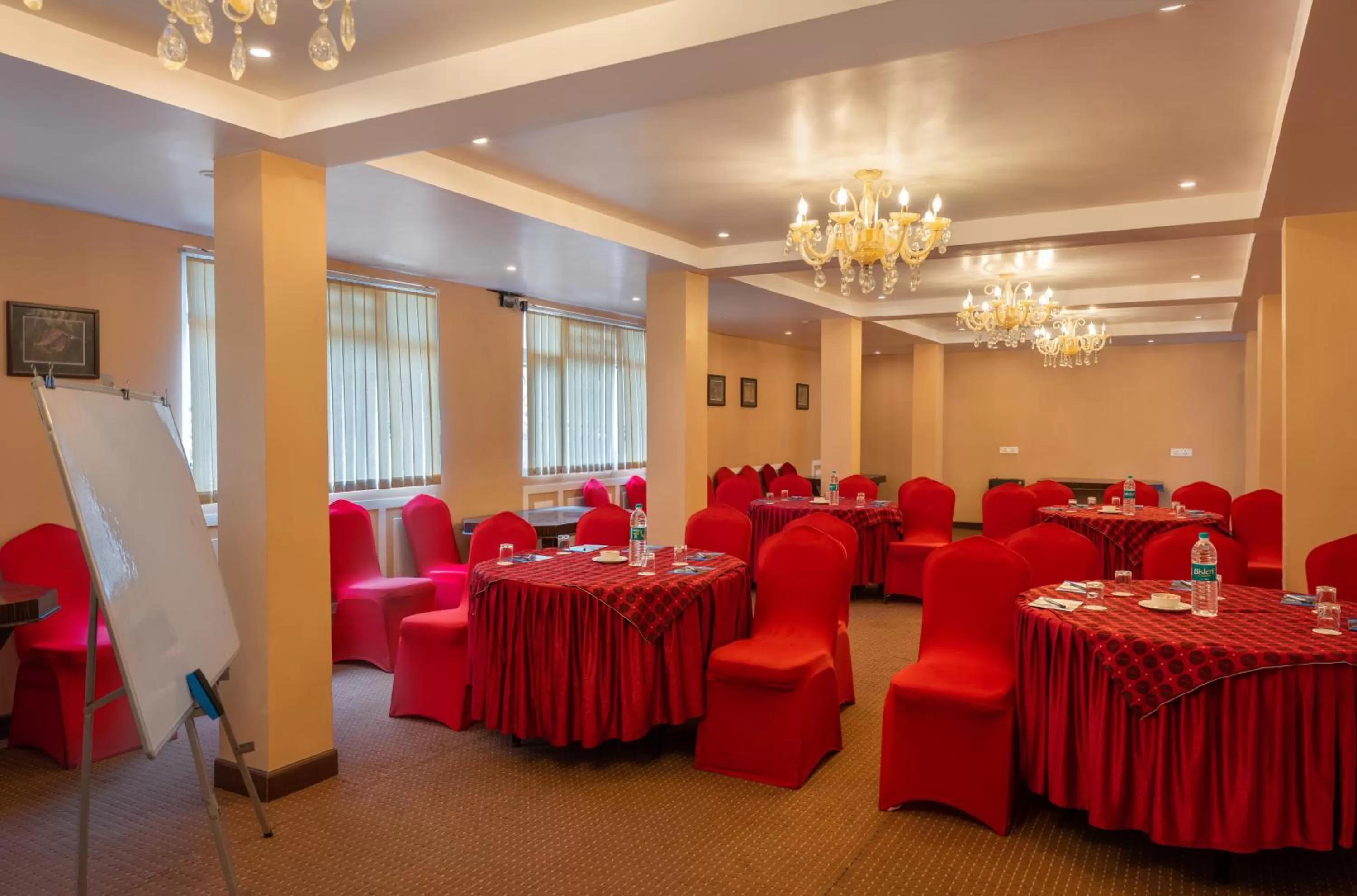 Business facilities in Summit Oakden Resort & Spa Mall Road