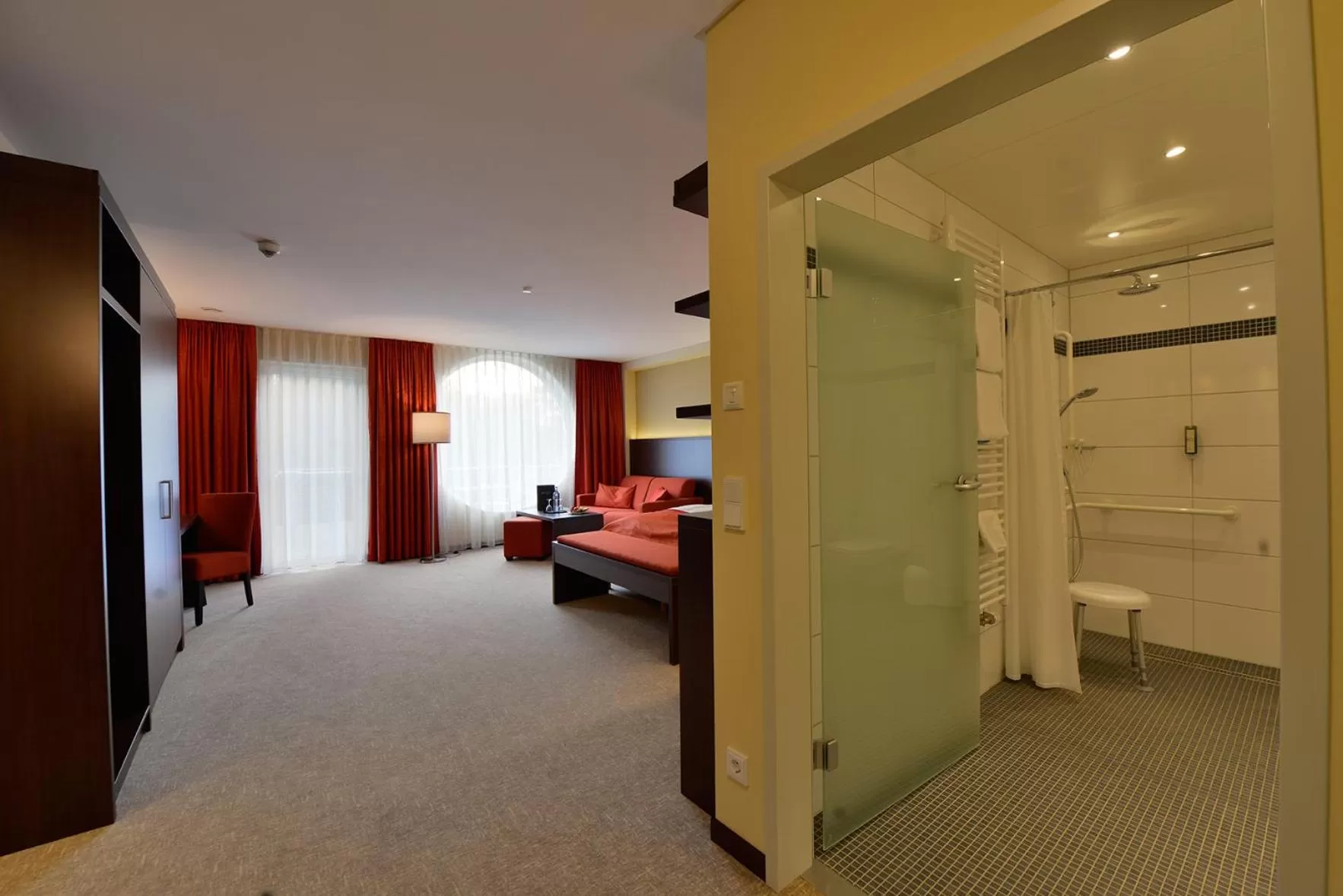 Photo of the whole room, Bed in Aribo Hotel