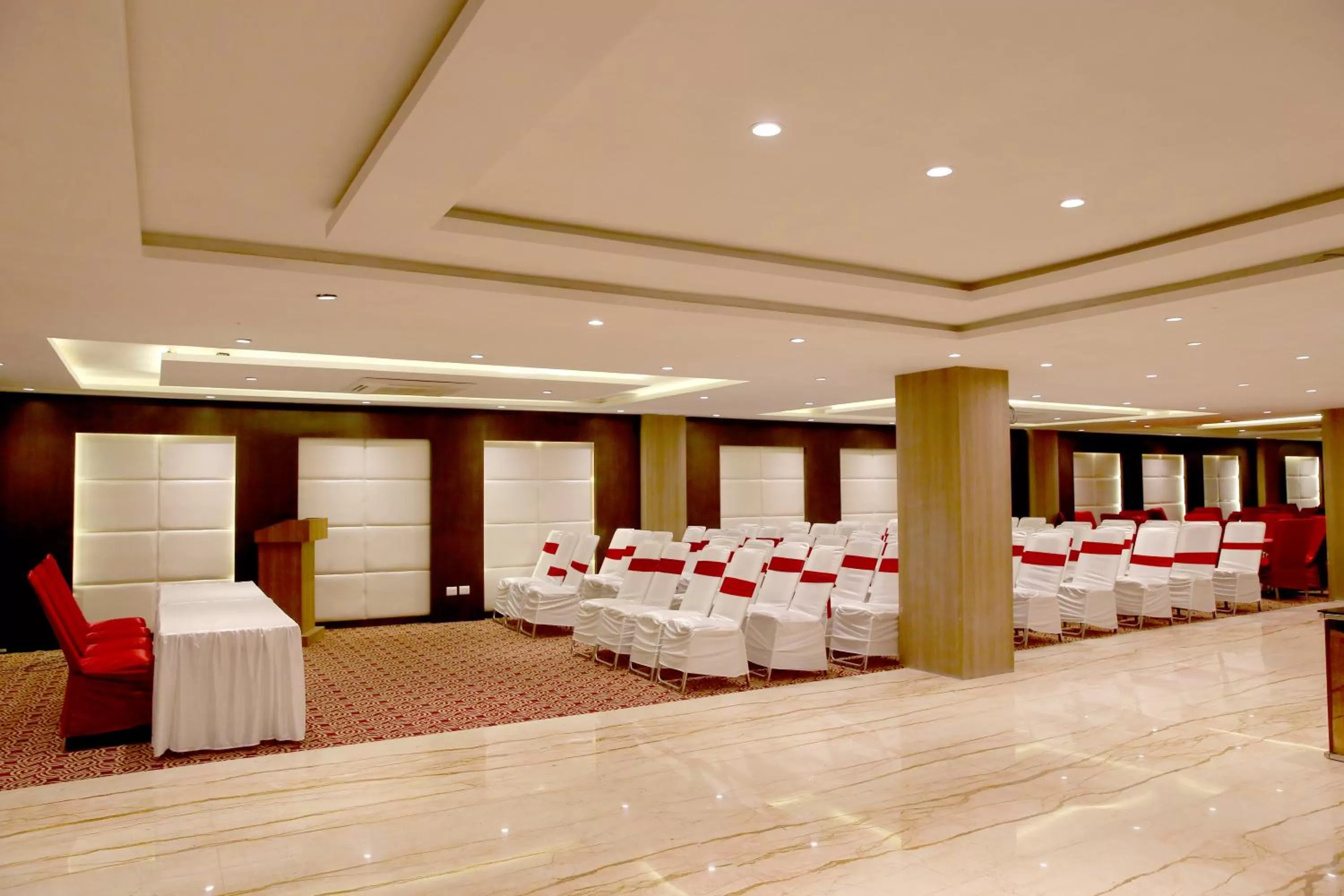 Banquet/Function facilities in Le Roi Udaipur