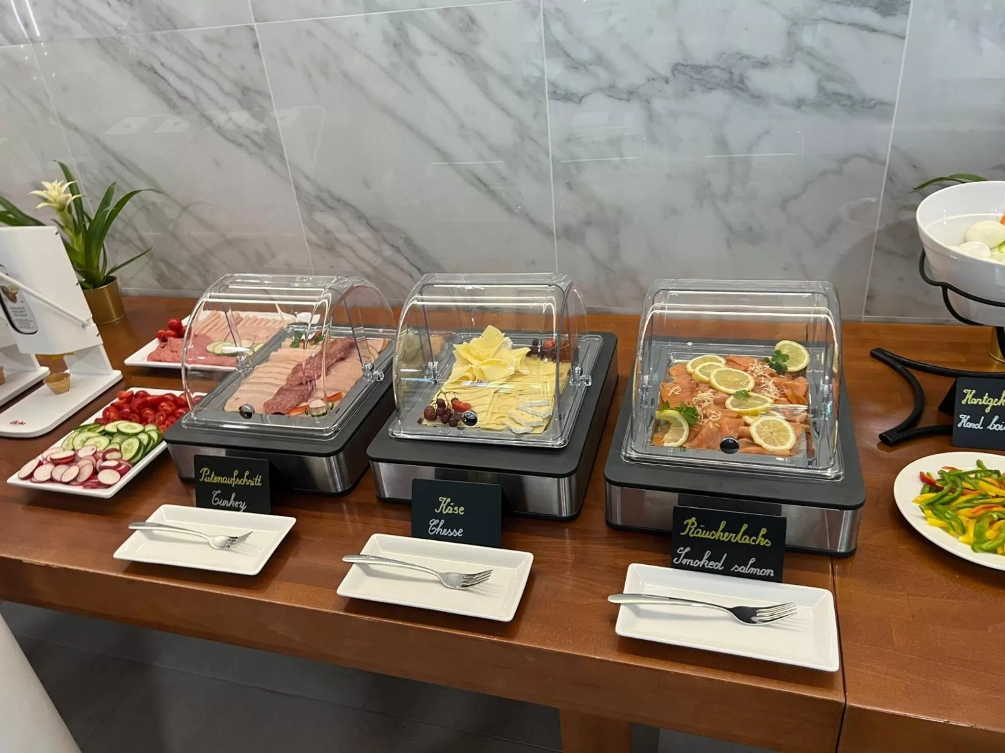 Breakfast in Gartenhotel Altmannsdorf