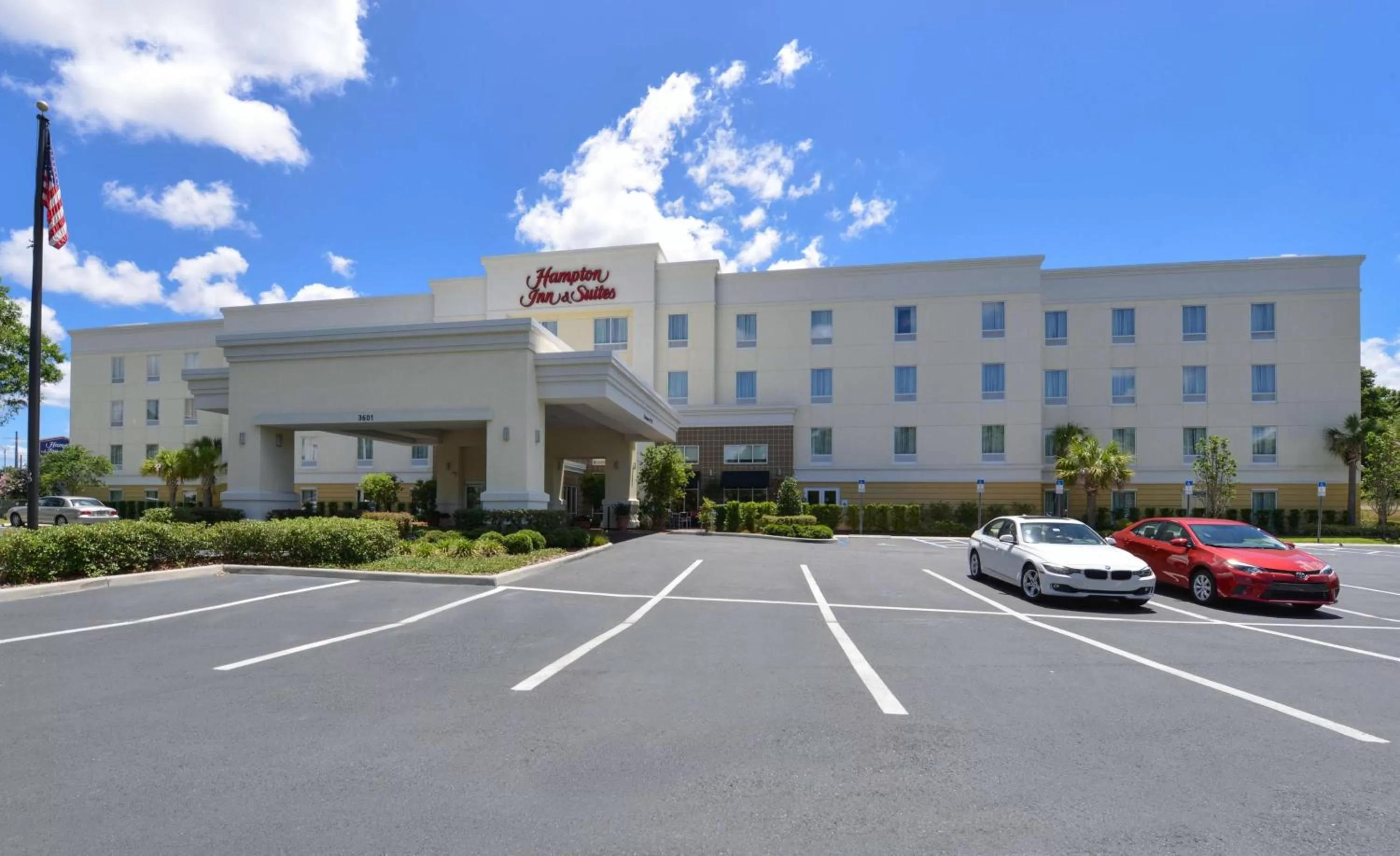 Property building in Hampton Inn & Suites - Ocala