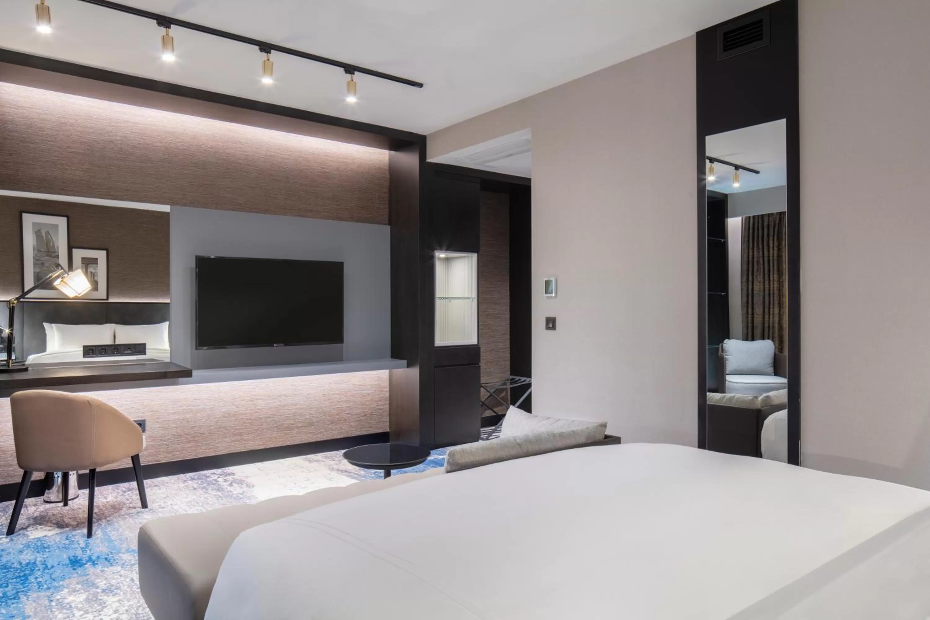 Bedroom, Bed in Radisson Hotel Izmir Aliaga