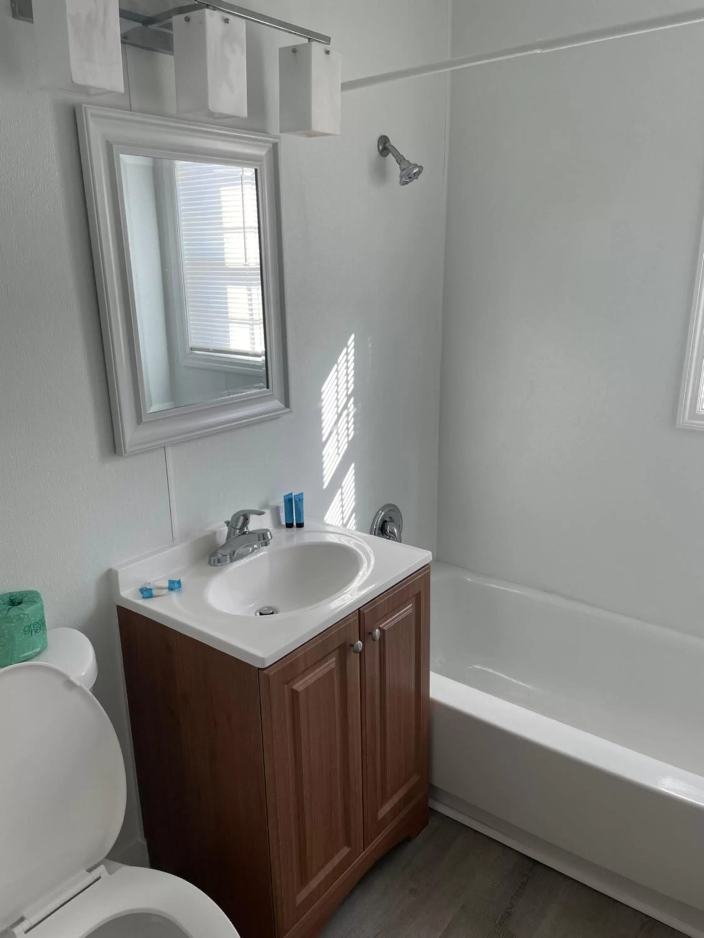 Bathroom in Sunburst Hotel