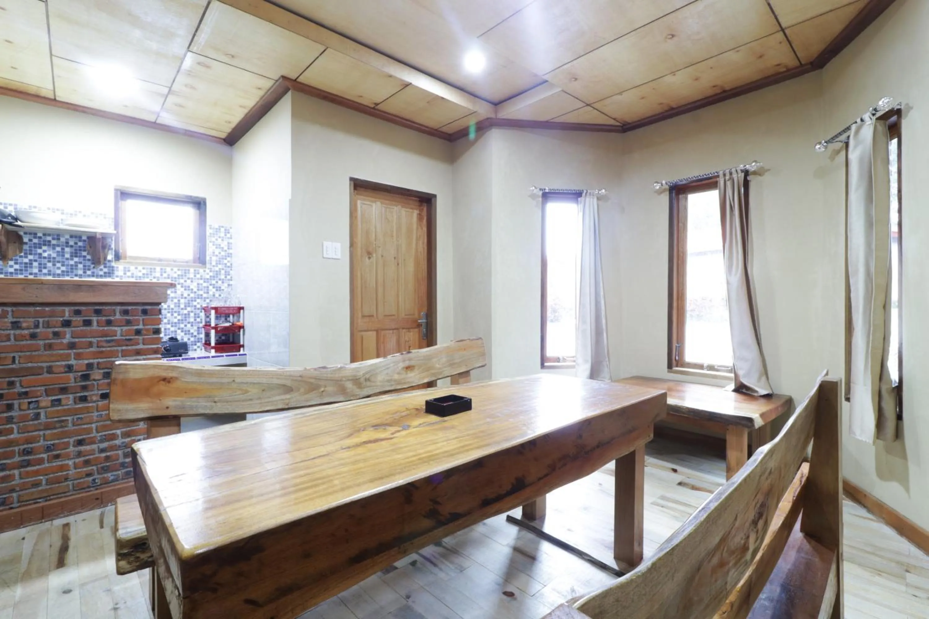 Living room in Alloyna Country Cottage Brastagi