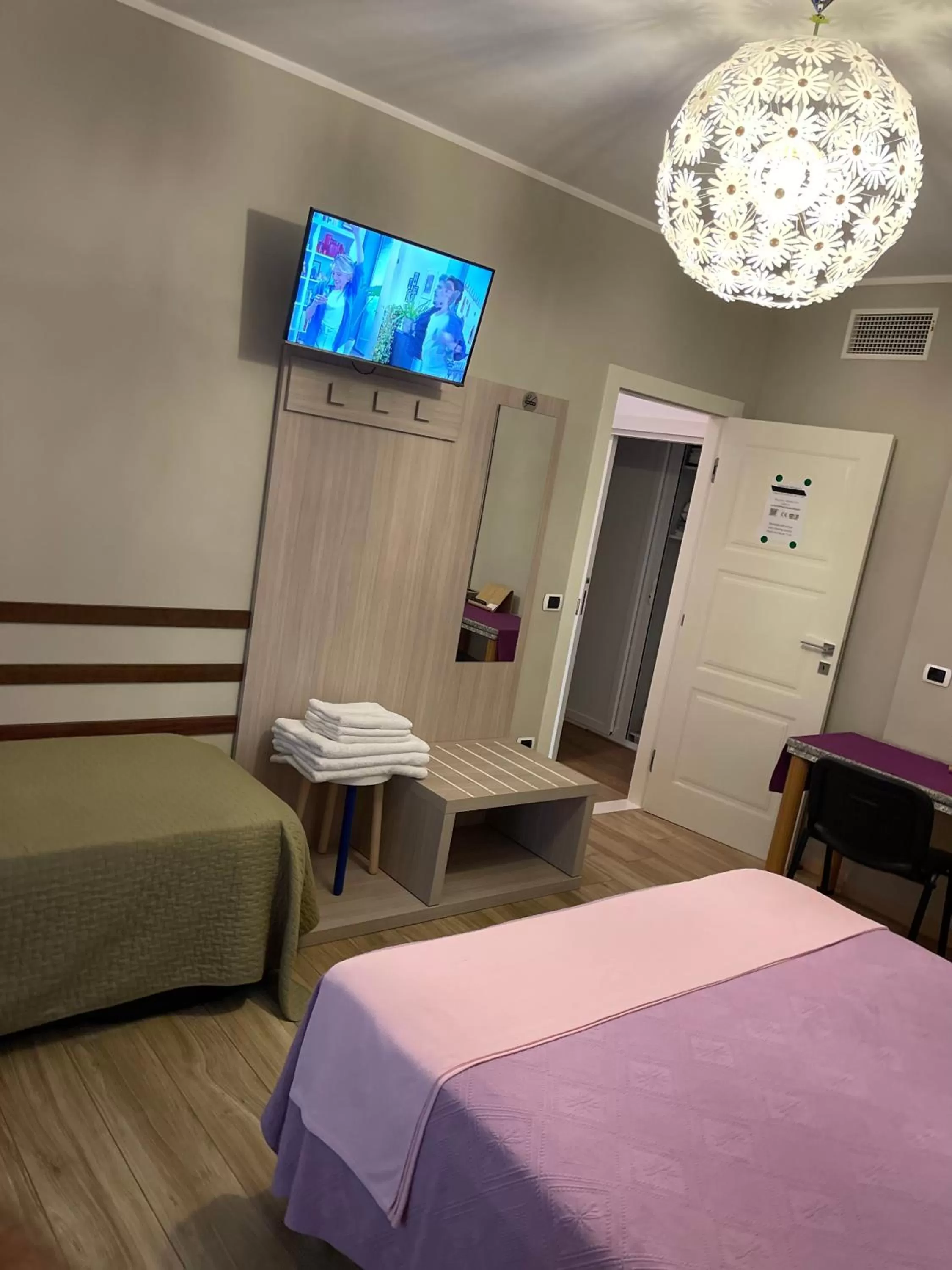 Bed in Smart House Rental Rooms FREE PARKING