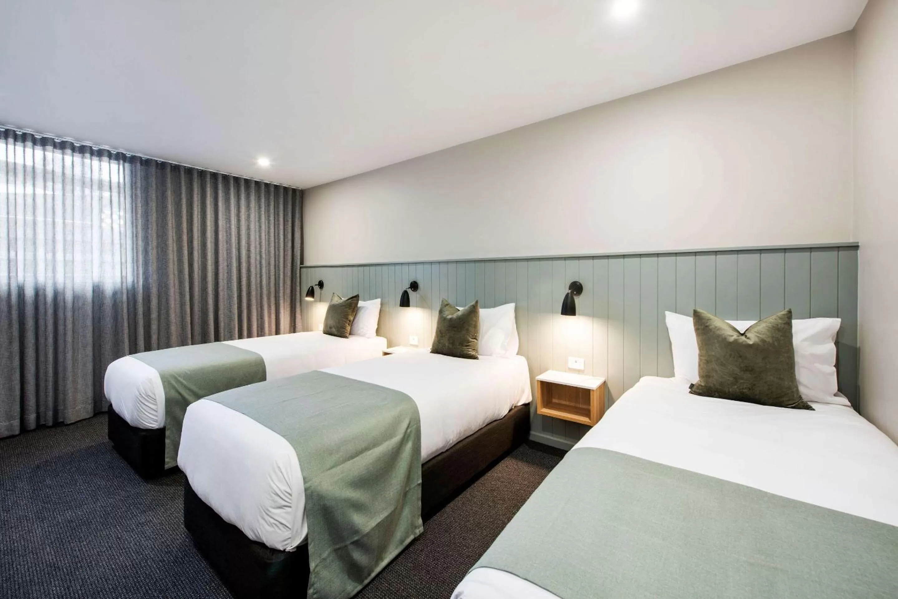 Photo of the whole room, Bed in Aden Hotel Mudgee