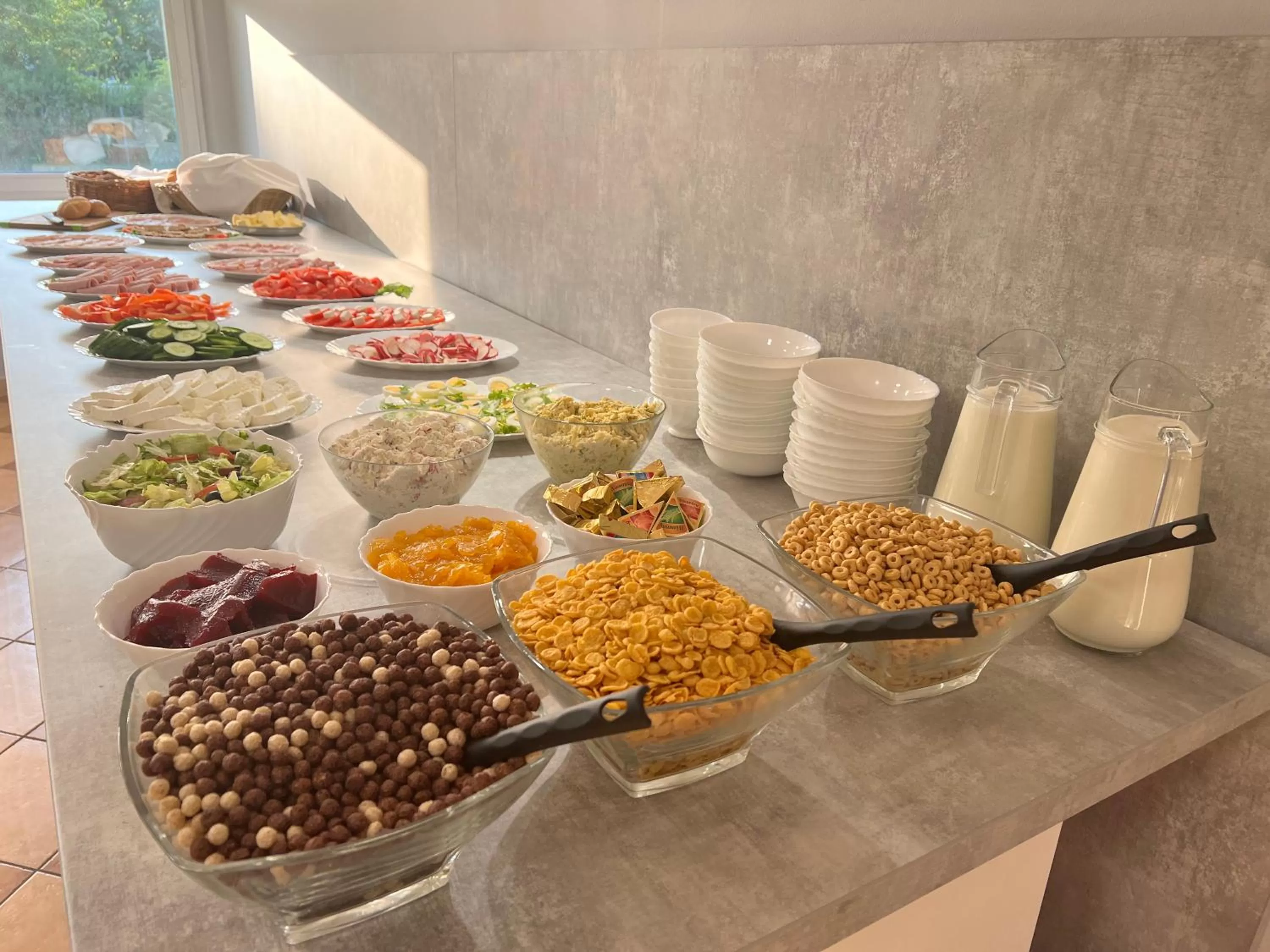 Restaurant/places to eat in Hotel ROK