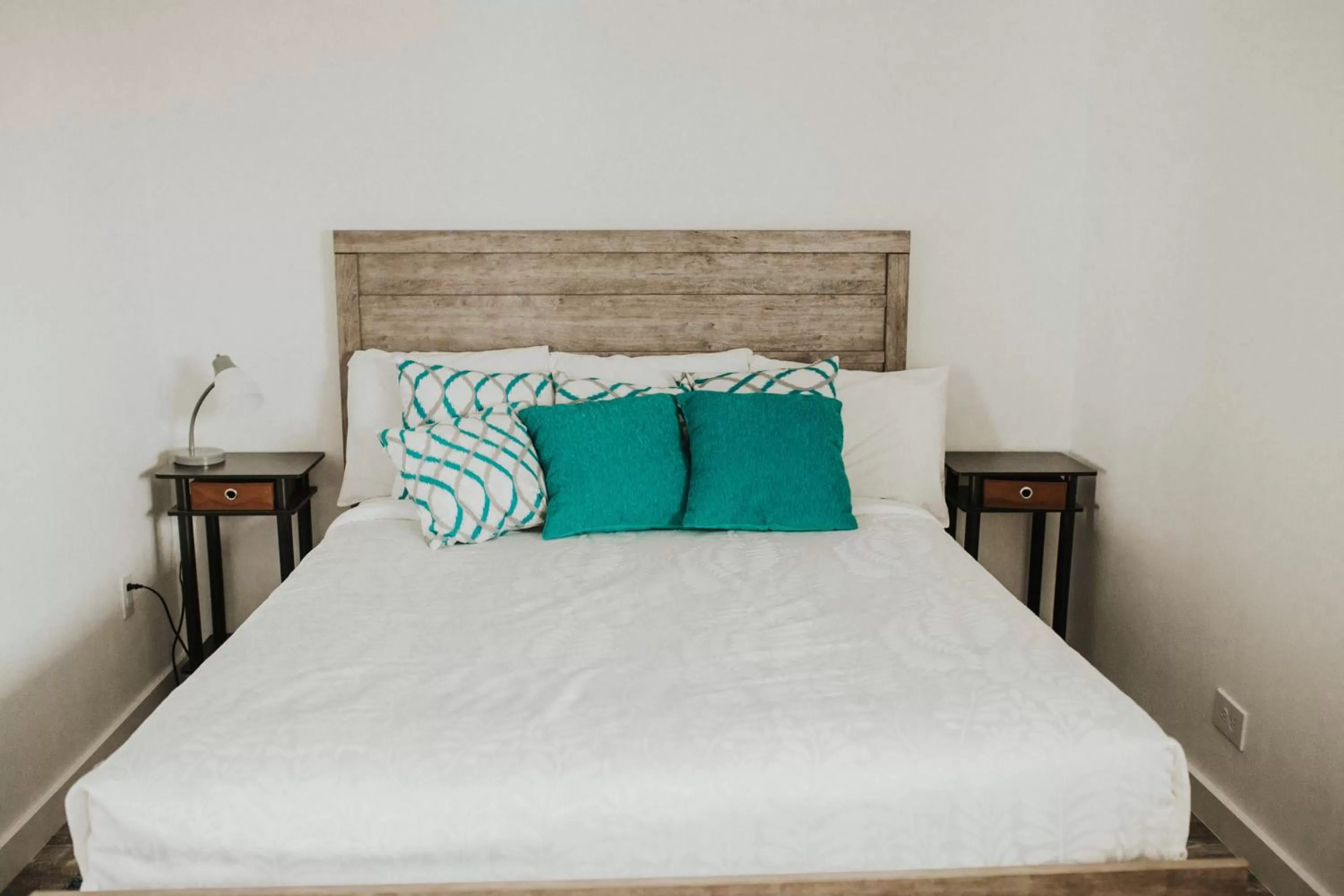 Bed in Nye Beach Cottages