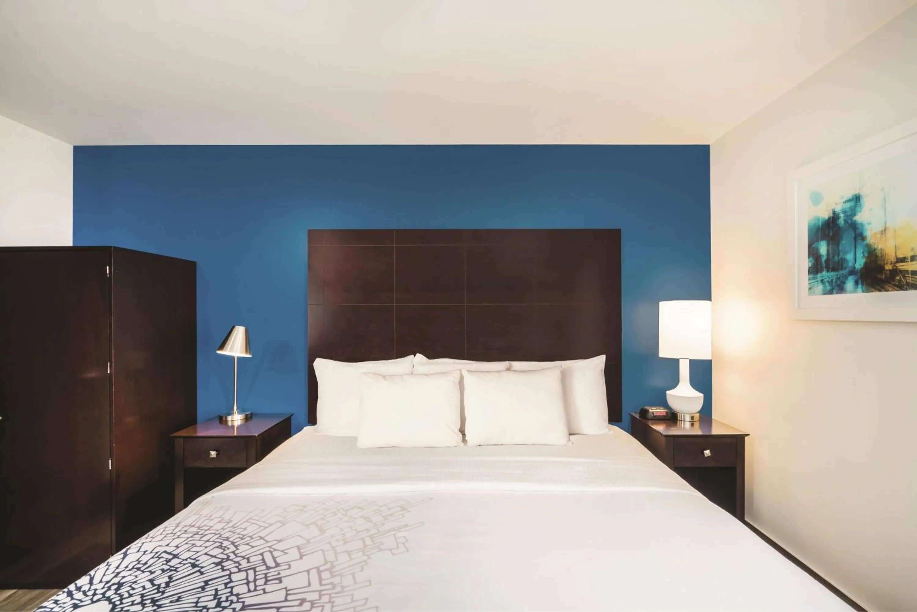 Photo of the whole room, Bed in La Quinta by Wyndham Brooklyn Downtown