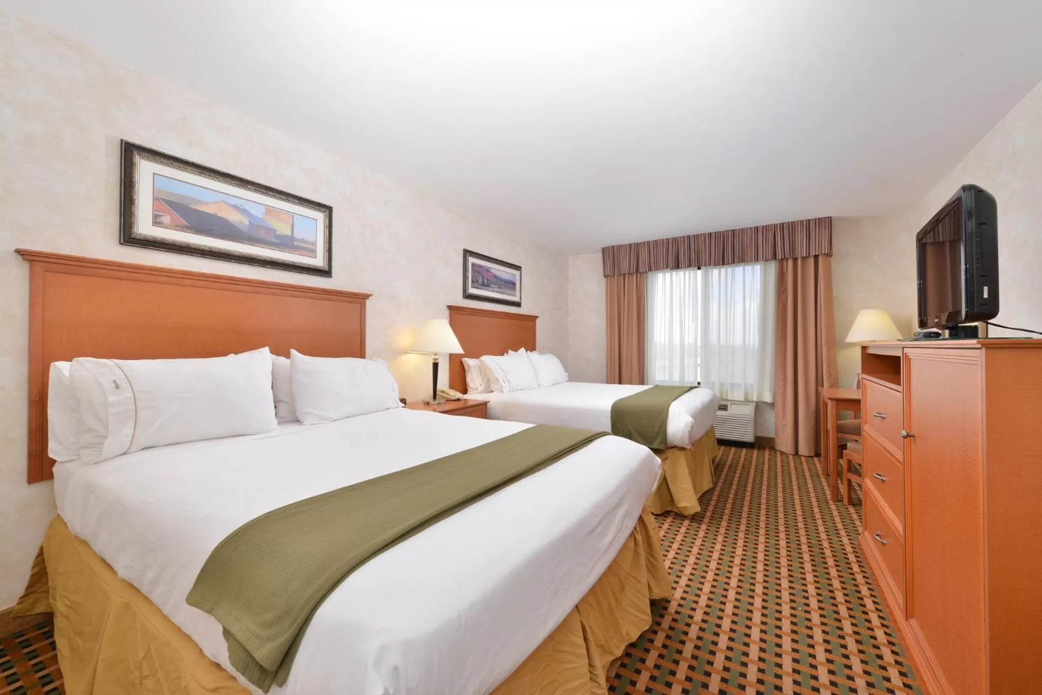 Photo of the whole room, Bed in Holiday Inn Express Rawlins by IHG