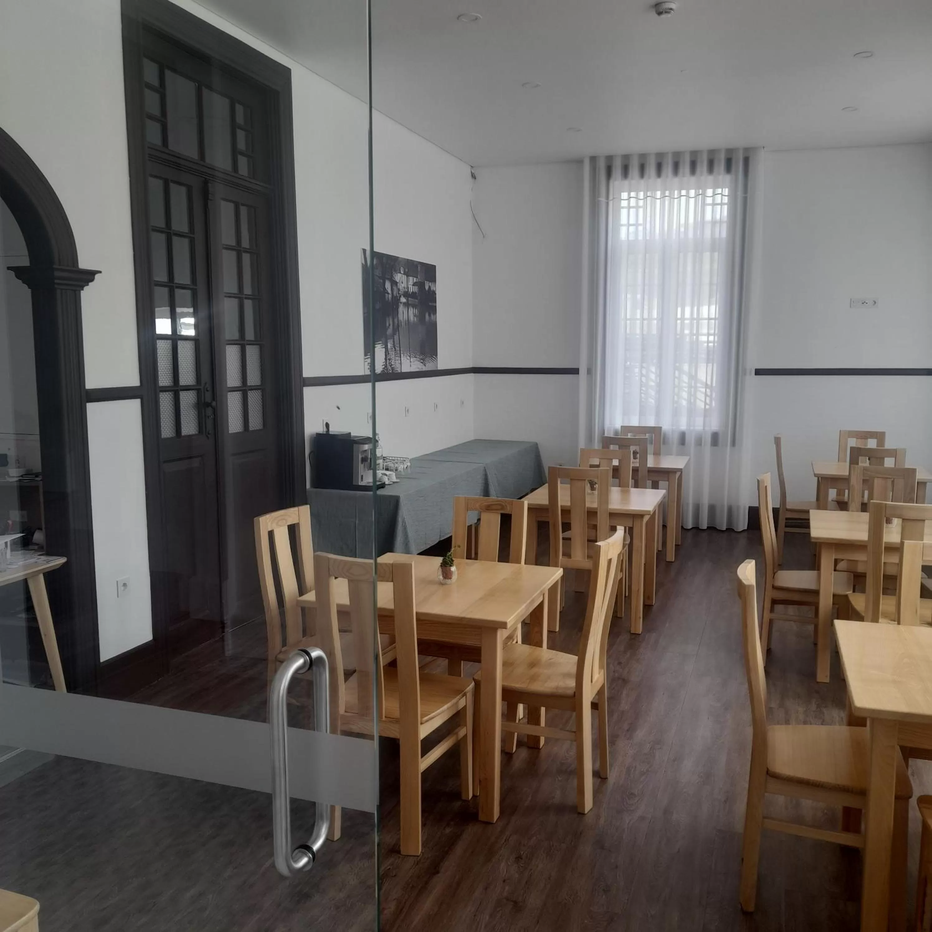 Restaurant/Places to Eat in DOURO B&B Pensão Avenida