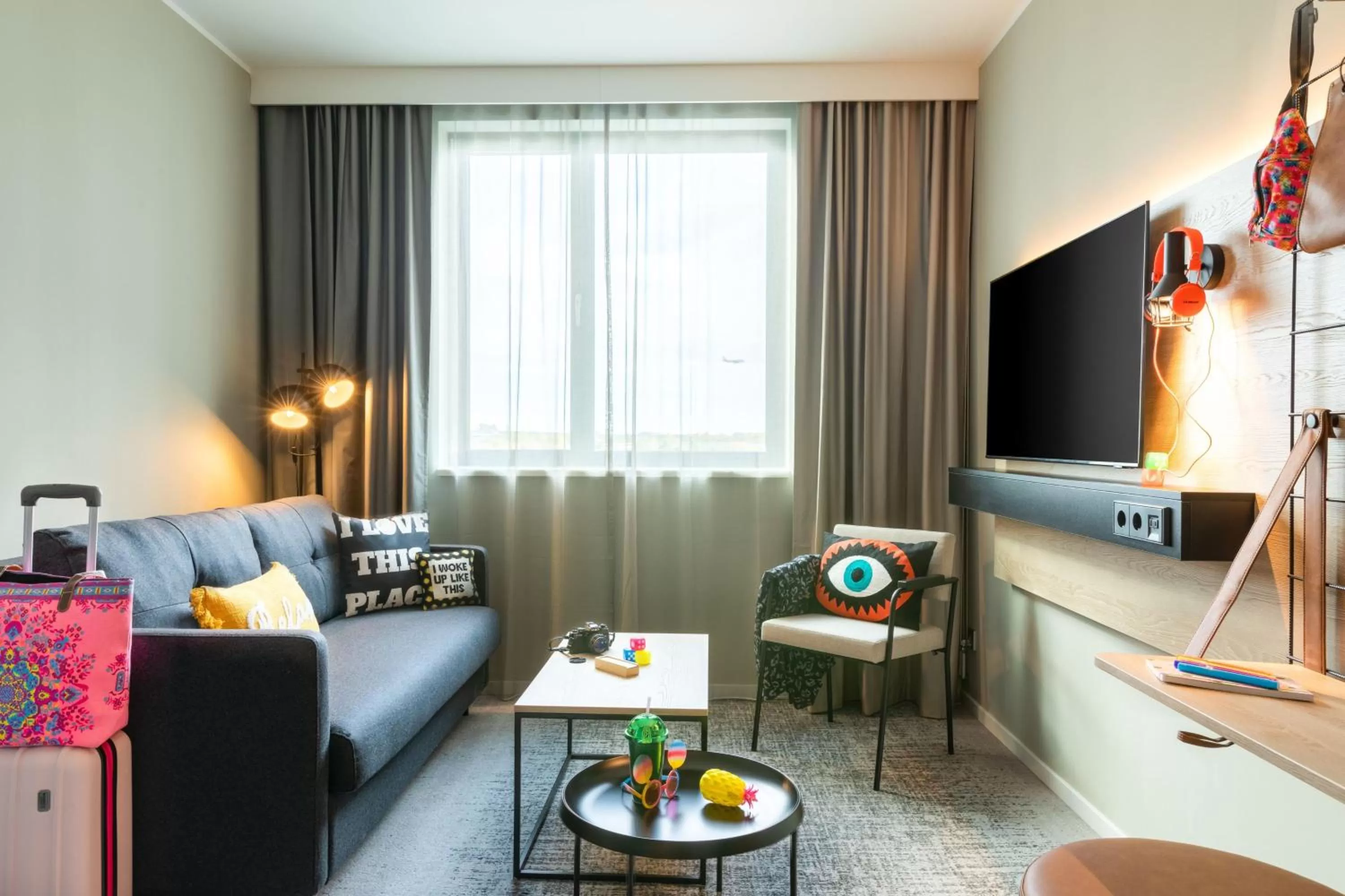 Photo of the whole room in Moxy Berlin Airport