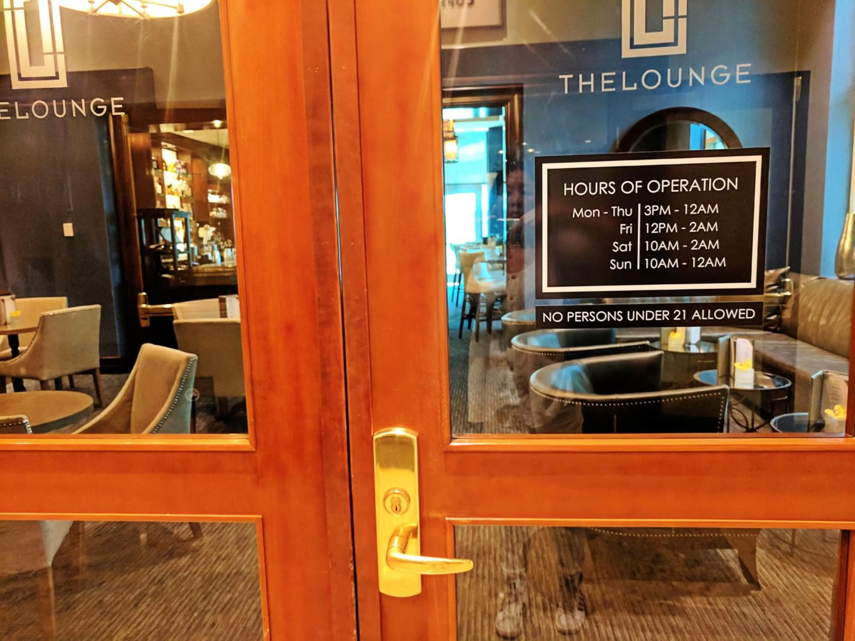 Lounge or bar in MGM Signature Strip view balcony full kitchen - 1 Br suite 2 full bath - F1 track view