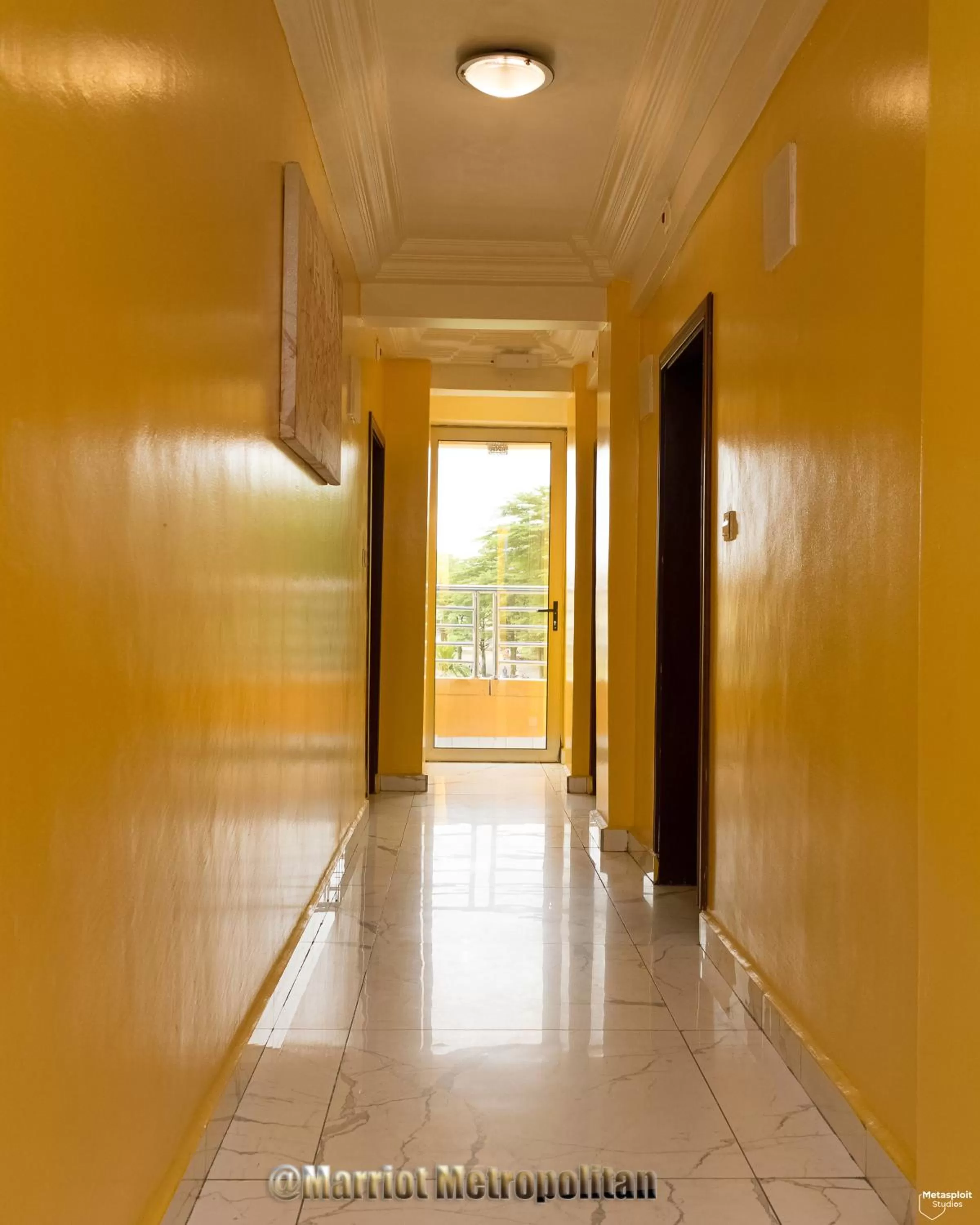 Area and facilities in Marriot Metropolitan Hotel