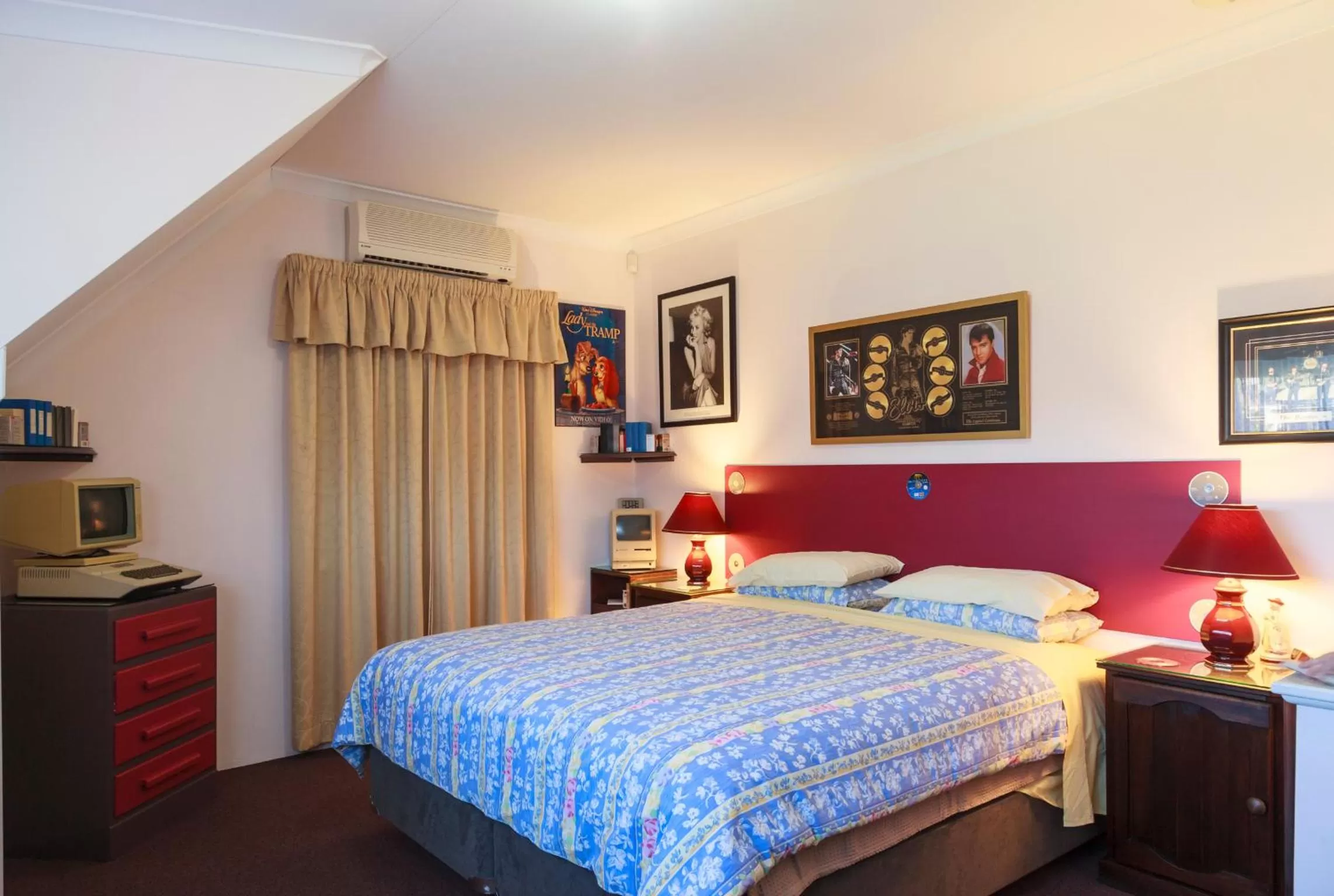 Shower, Bed in Aarn House B&B Airport Accommodation