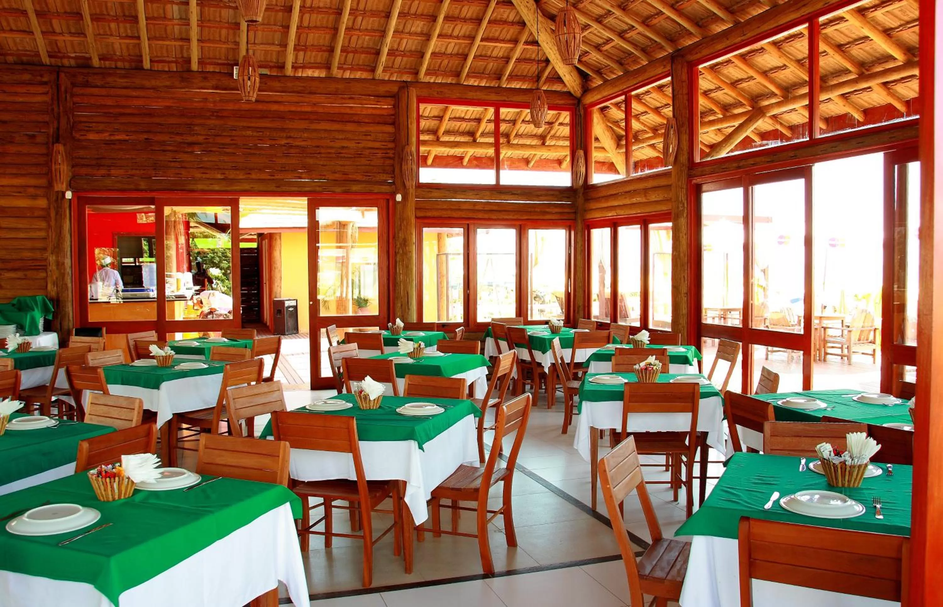 Restaurant/places to eat in Sueds Plaza