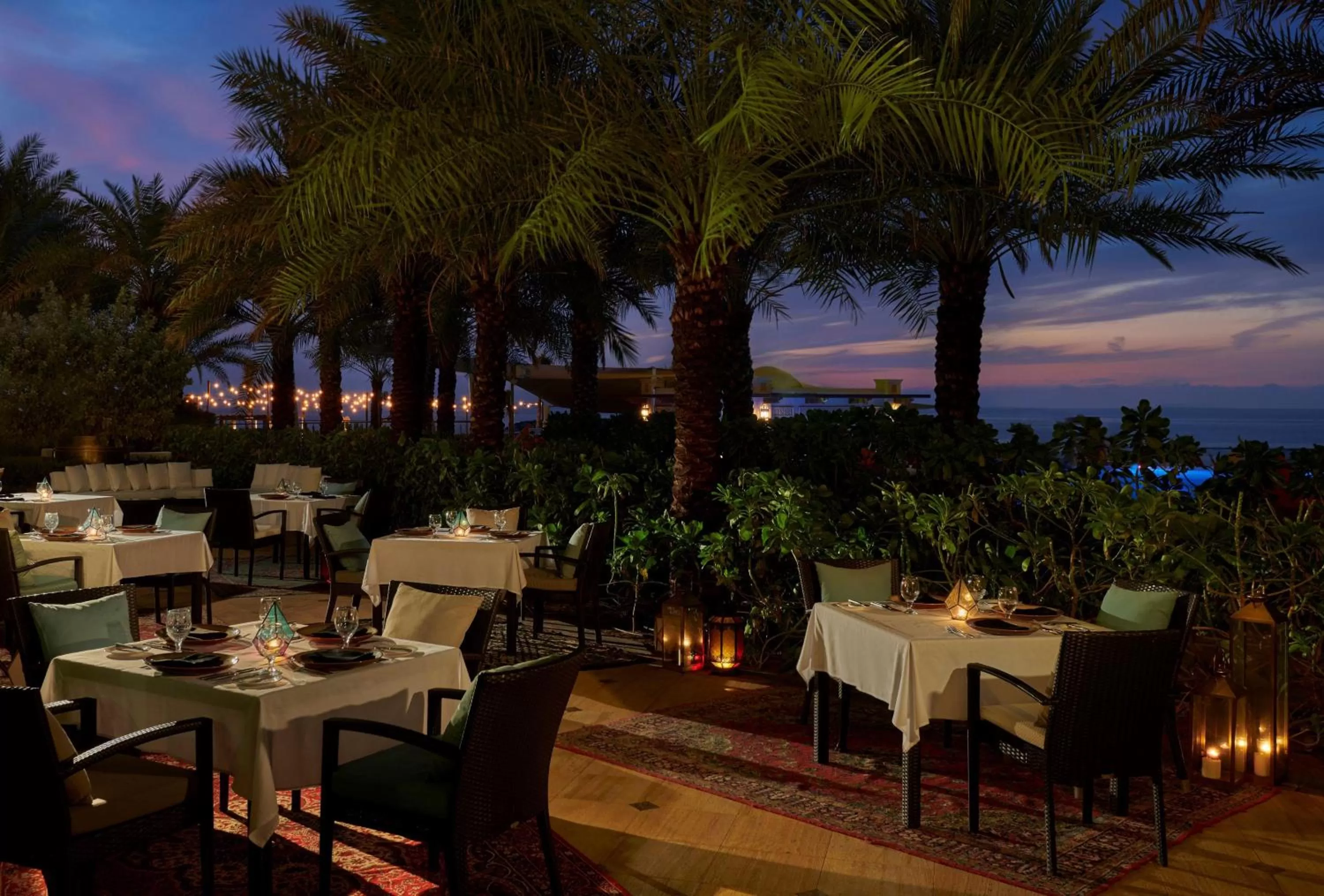 Restaurant/places to eat in Fairmont Ajman