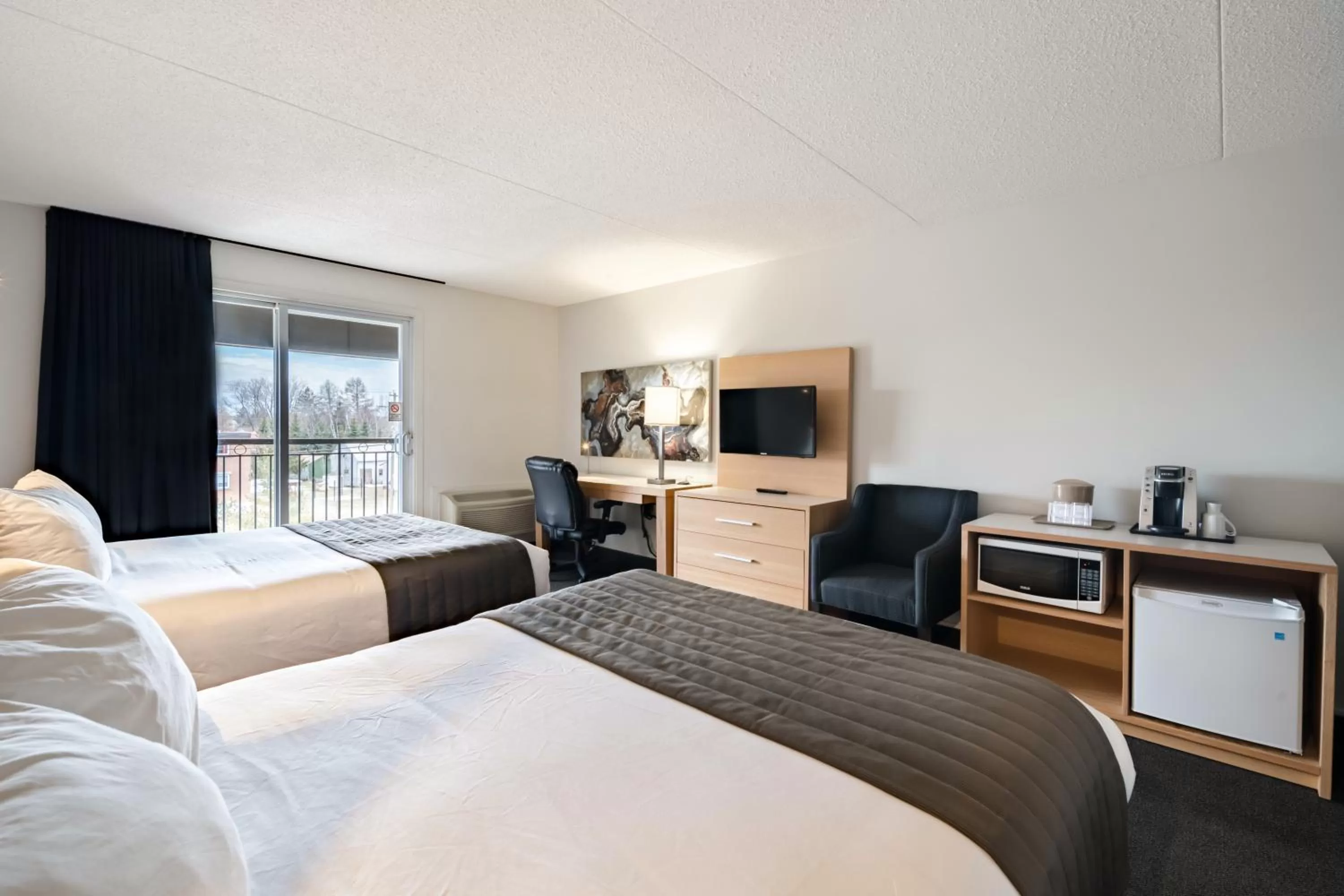 Photo of the whole room, Bed in Hotel de la Rive