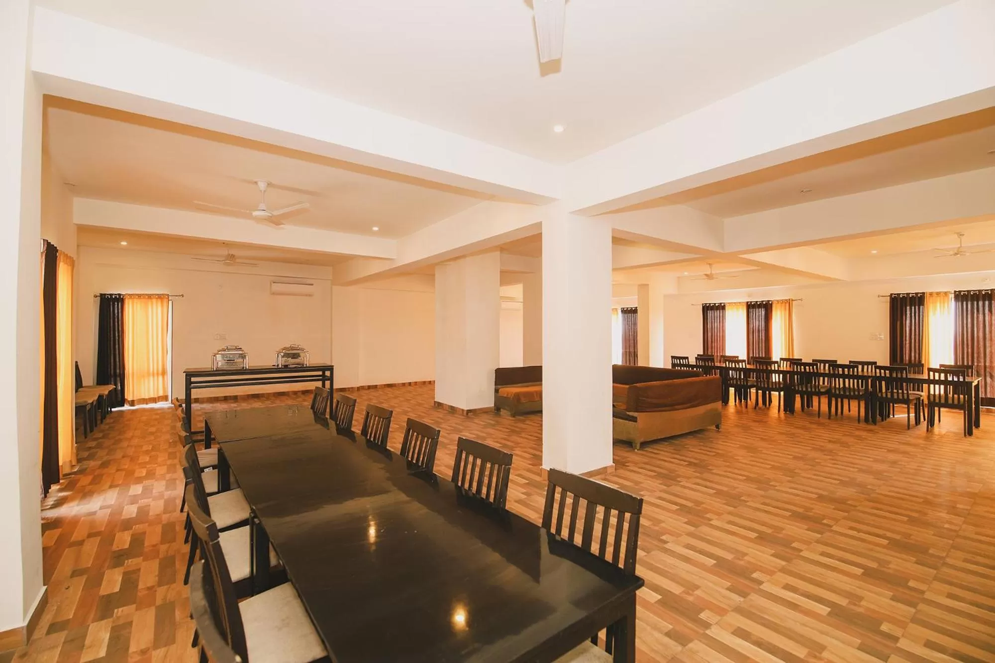 Breakfast, Restaurant/Places to Eat in FabHotel Prime The Royal Galaxy