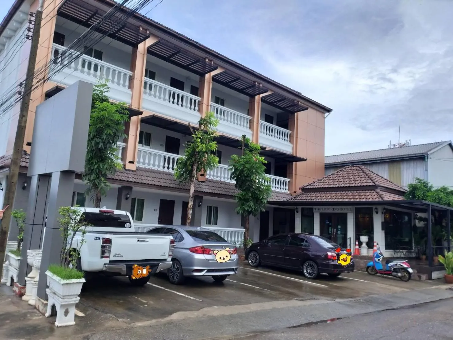 Property building in The Lion King Hotel Udonthani