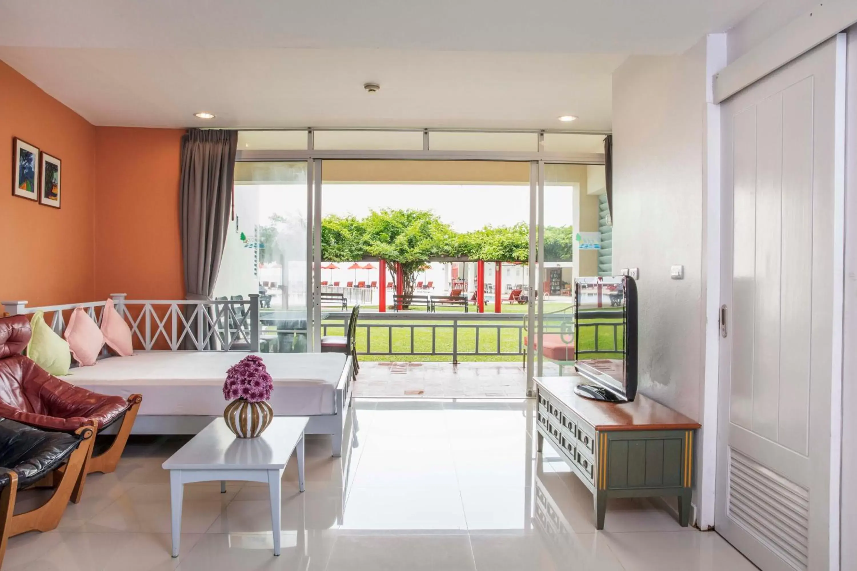 Two-Bedroom Duplex with Sea View in Chom View Hotel, Hua Hin Two-Bedroom Duplex with Sea View in Chom View Hotel, Hua Hin