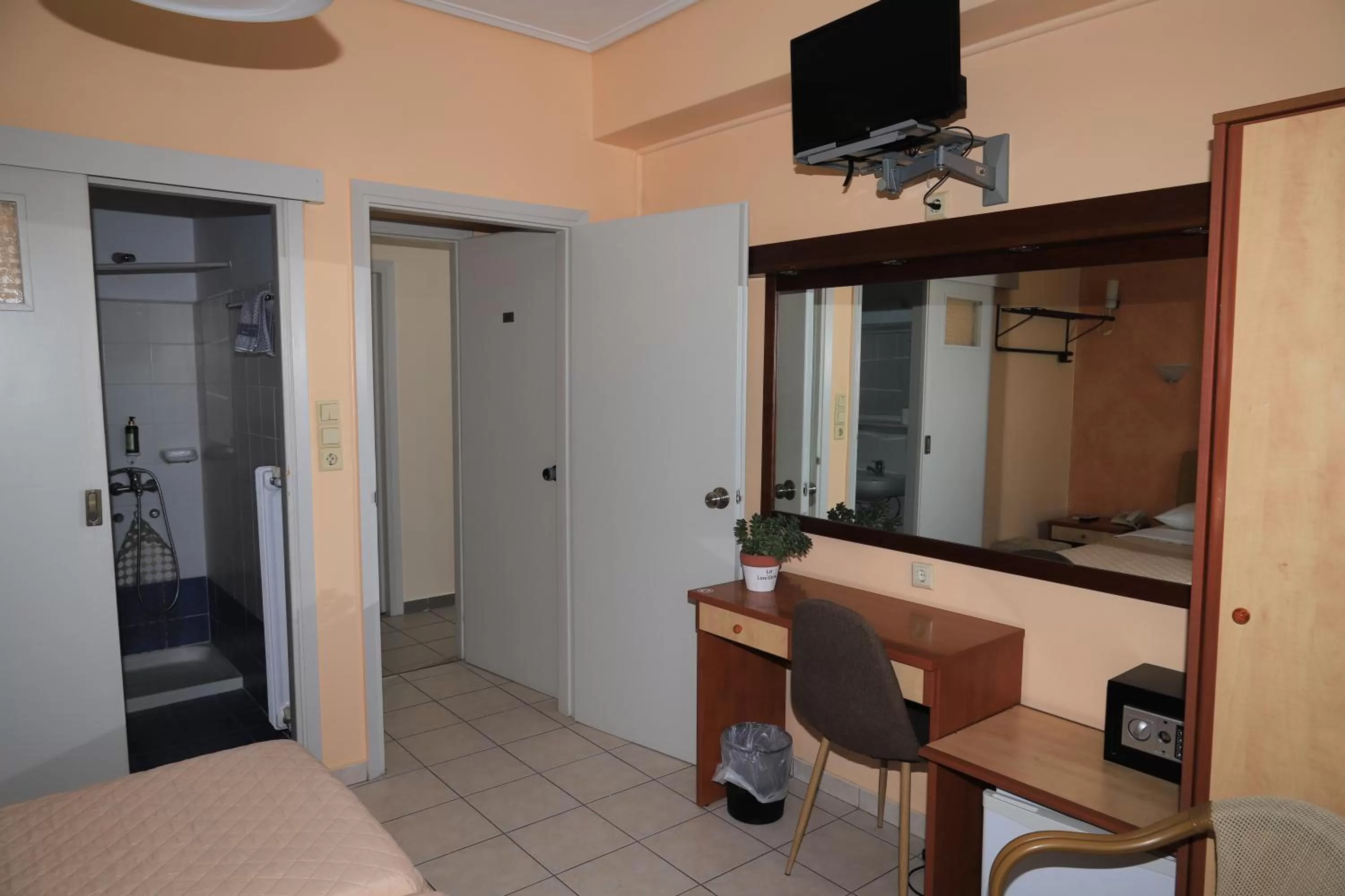 IKAROS Hotel ELLINIKO